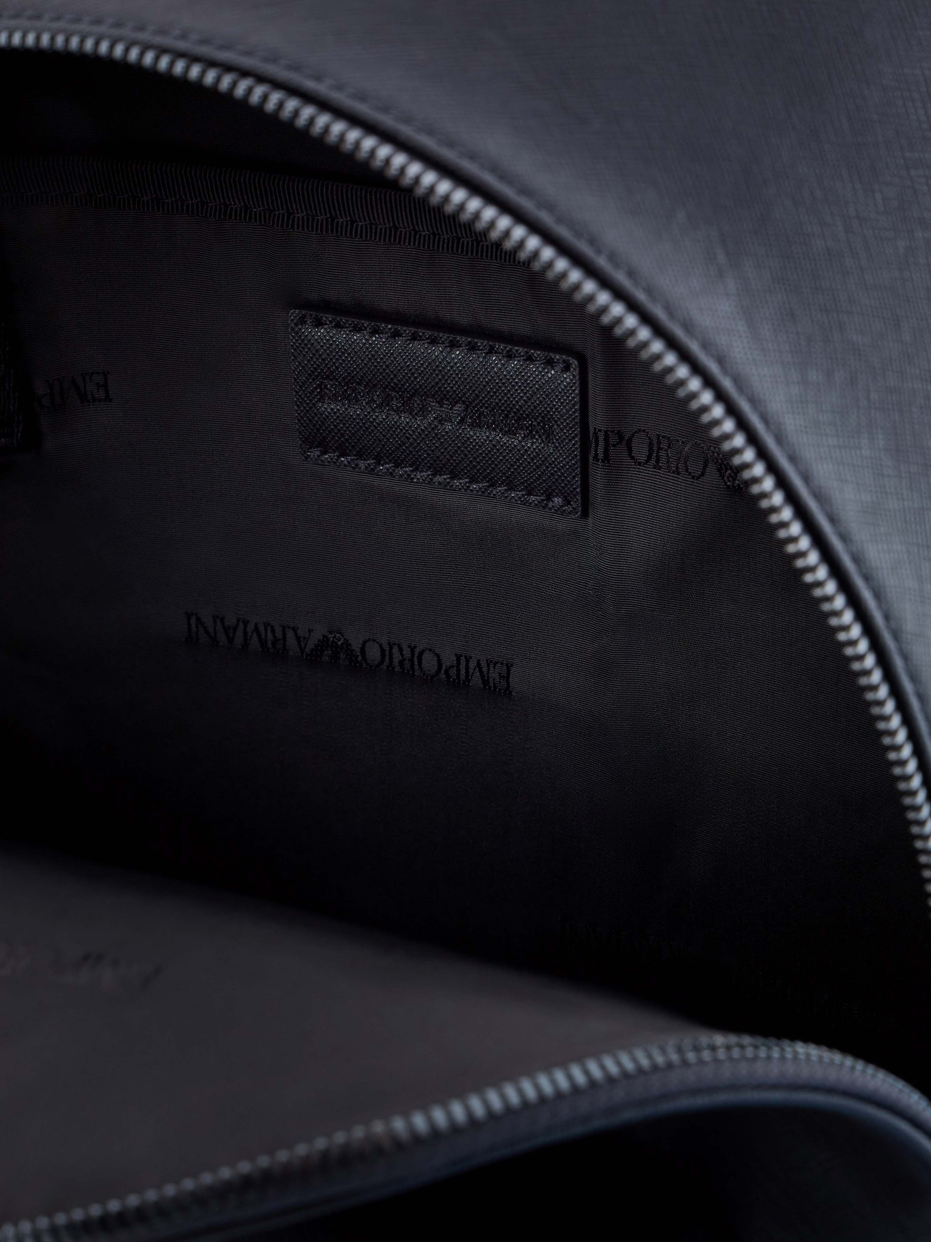 Повсякденний рюкзак Emporio Armani модель Y4O452-YQ75I-87872 Повсякденний рюкзак Emporio Armani модель Y4O452-YQ75I-87872 Фото