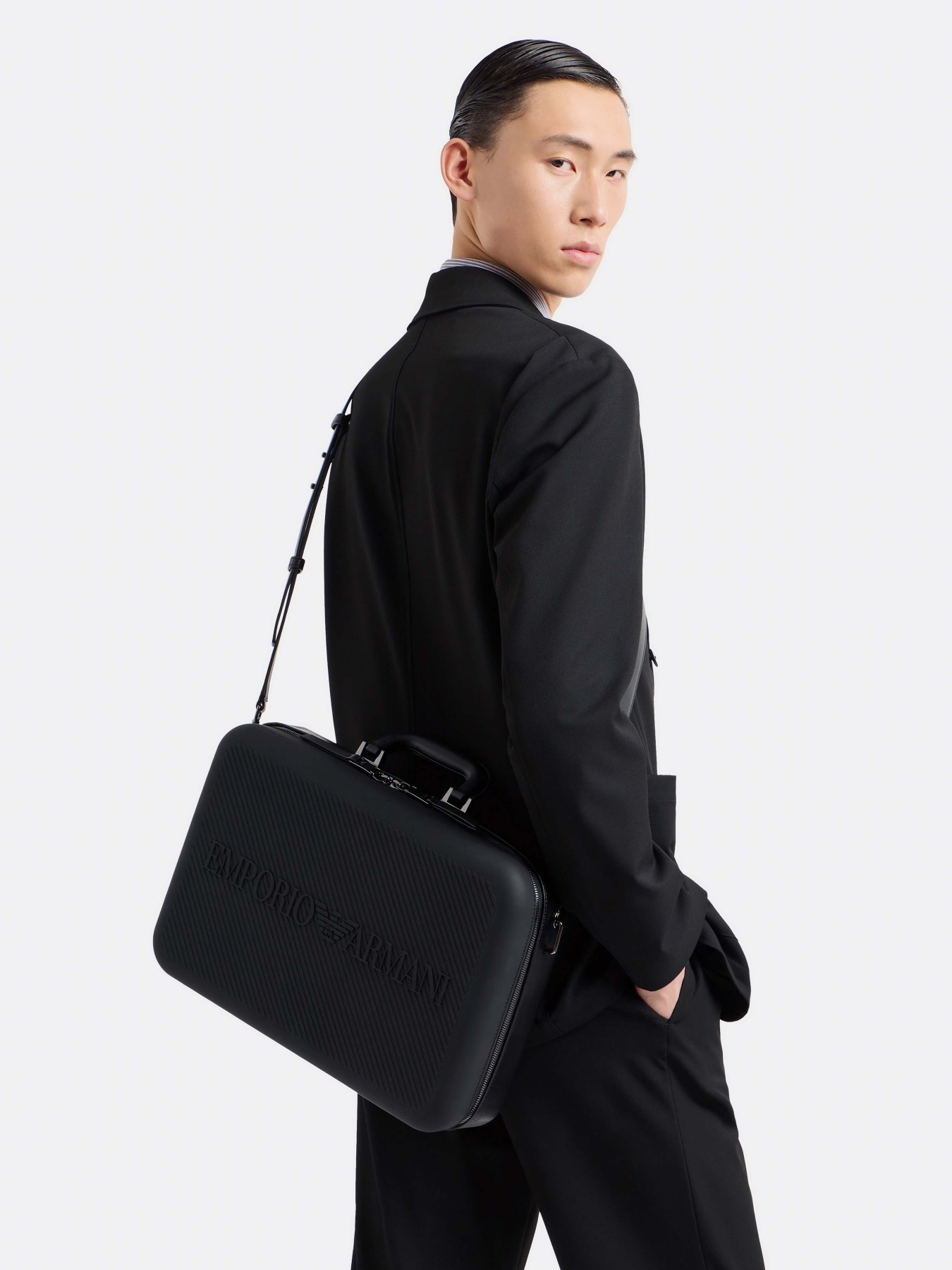 Сумка для ноутбука Emporio Armani модель Y4P367-YQ81I-80001 Фото