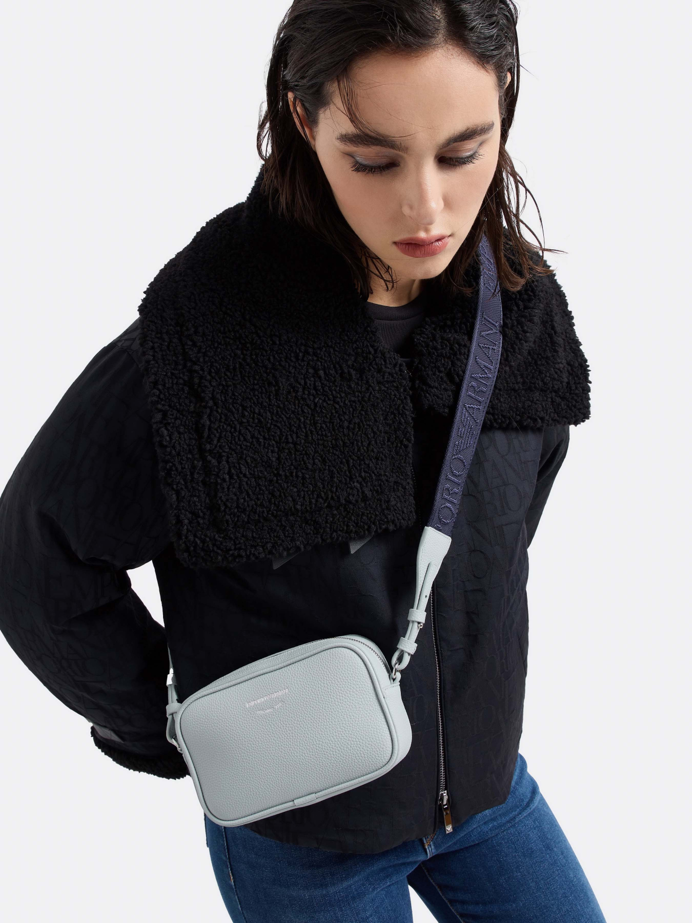 Кросс-боди Emporio Armani модель EW000537-AF12036-M8052 Кросс-боди Emporio Armani модель EW000537-AF12036-M8052 Фото