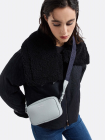 Кросс-боди Emporio Armani модель EW000537-AF12036-M8052 Кросс-боди Emporio Armani модель EW000537-AF12036-M8052 Фото