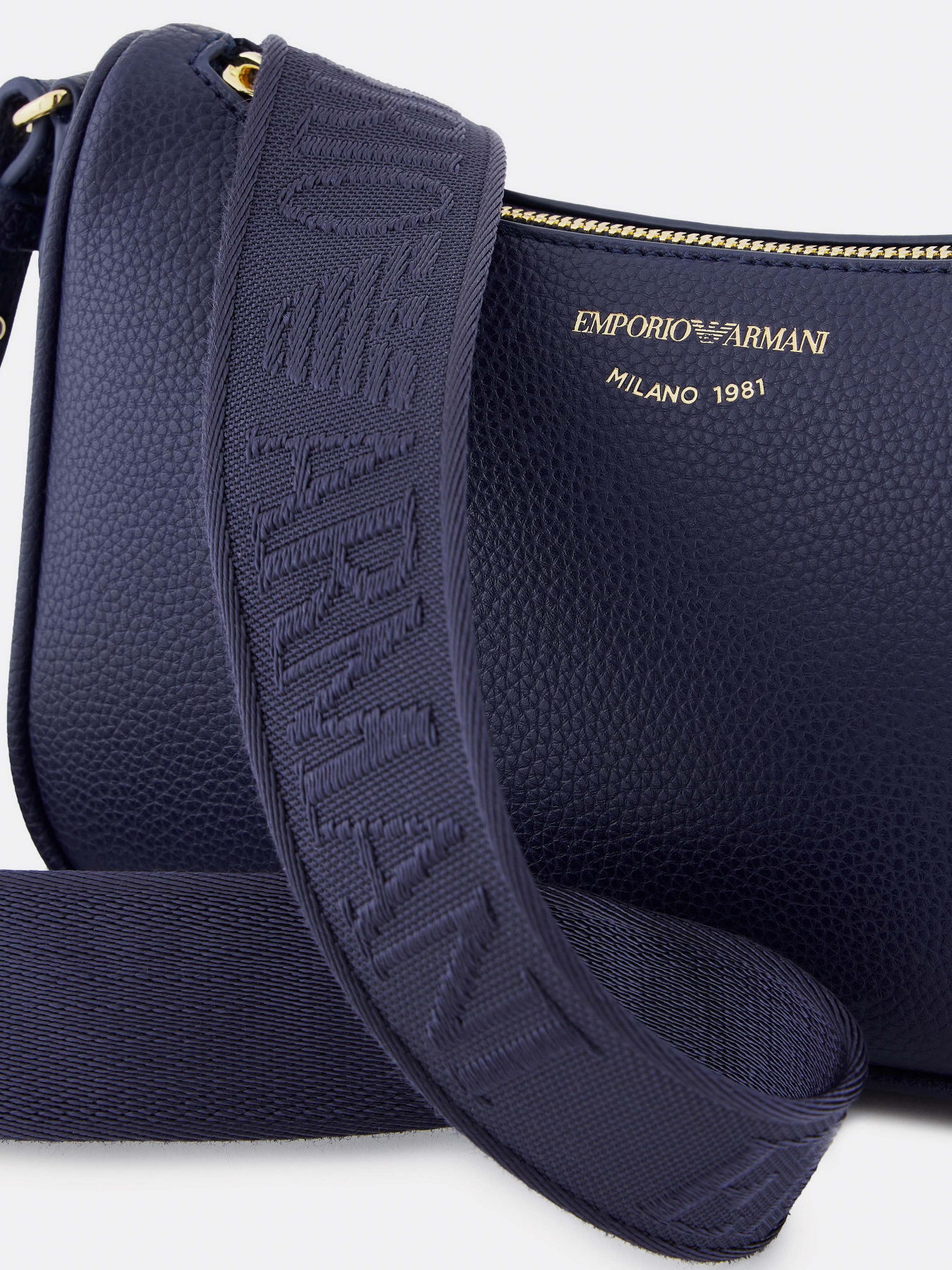 Сумка Emporio Armani модель EW000539-AF12036-MB051 Сумка Emporio Armani модель EW000539-AF12036-MB051 Фото