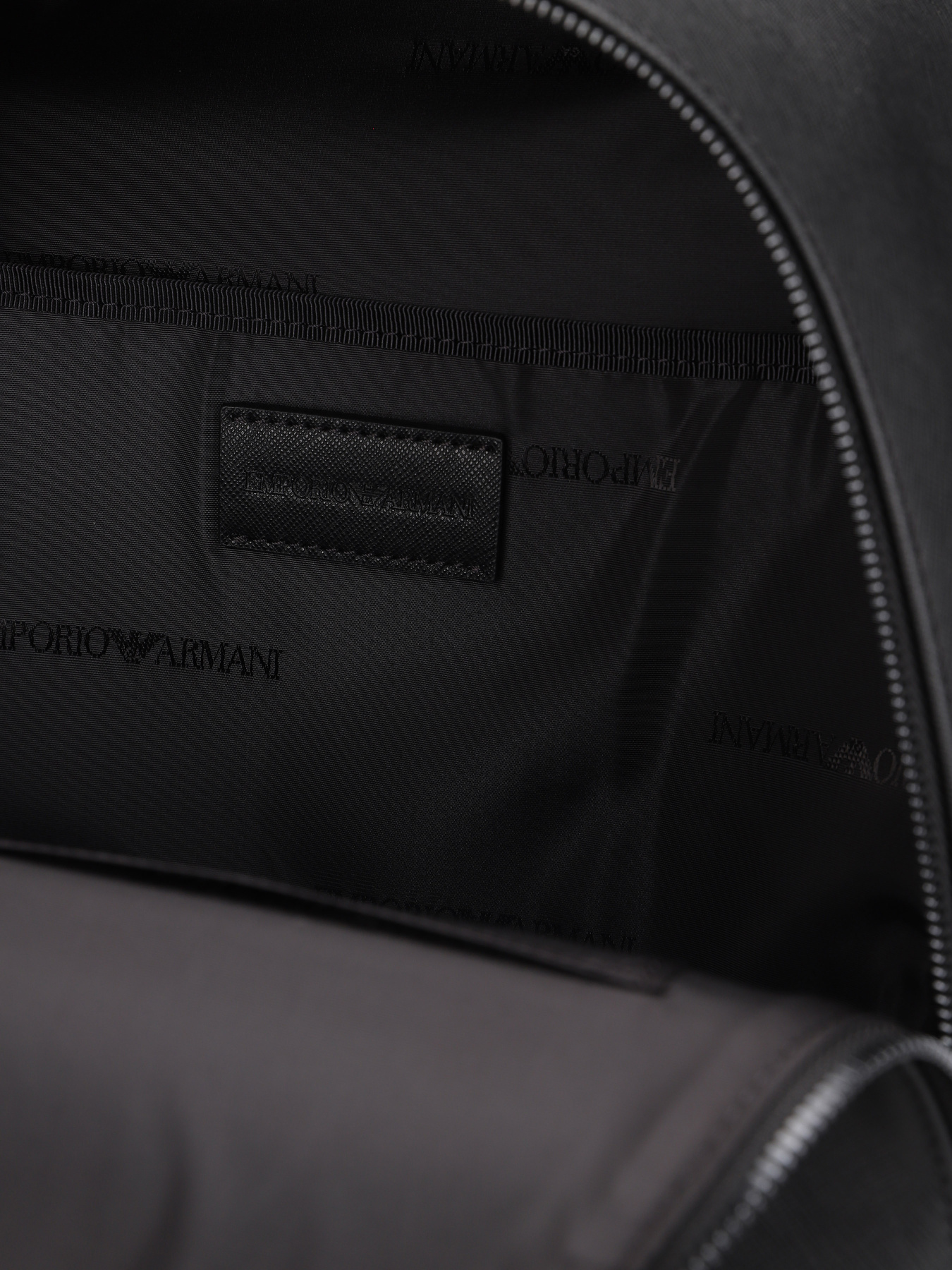 Повсякденний рюкзак Emporio Armani модель EM000988-AF13670-UC001 Фото