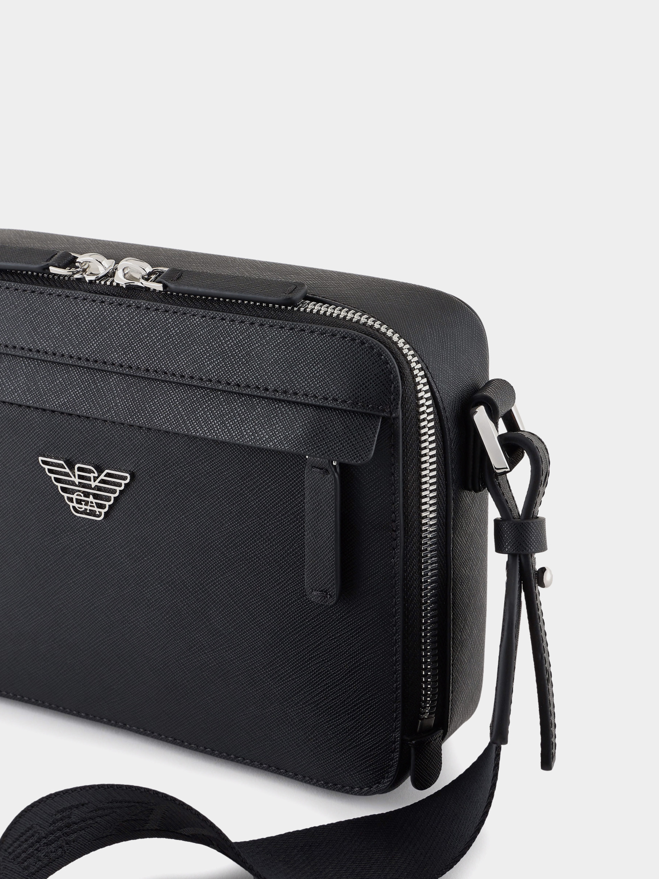 Сумка Emporio Armani модель EM001186-AF13805-UC001 Сумка Emporio Armani модель EM001186-AF13805-UC001 Фото