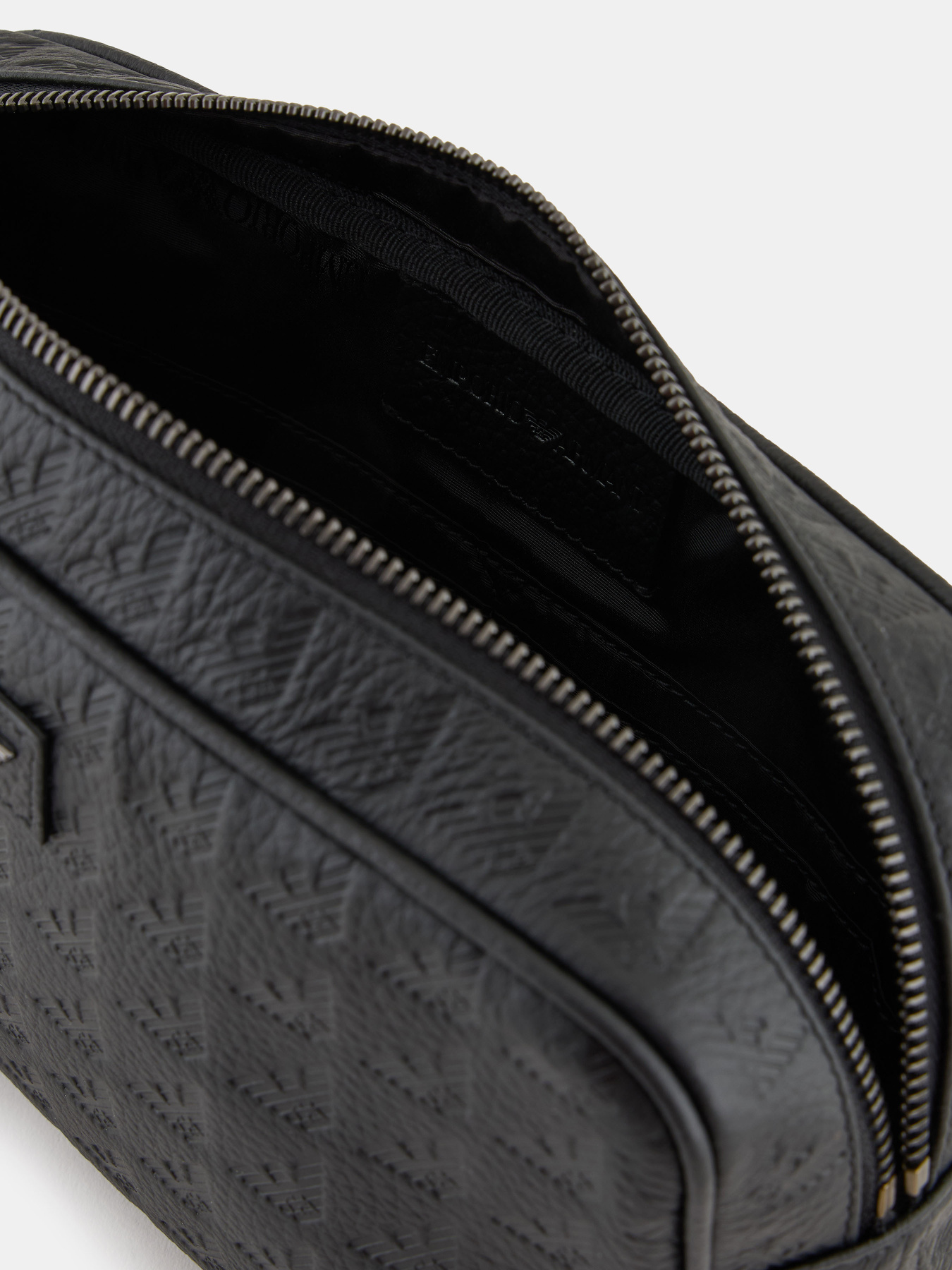 Сумки Emporio Armani модель EM001738-AF14774-UC001 Сумки Emporio Armani модель EM001738-AF14774-UC001 Фото