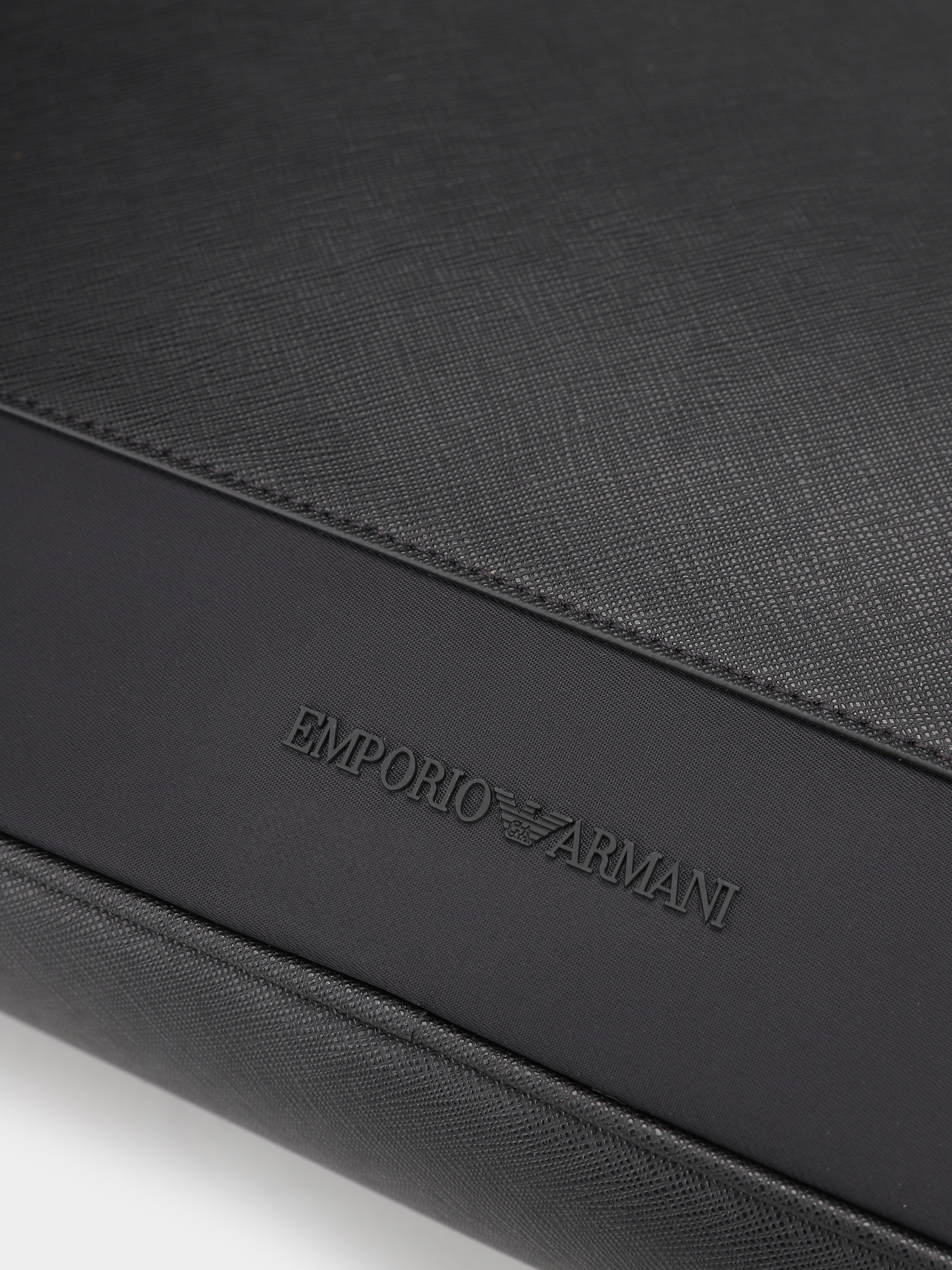 Сумка для ноутбука Emporio Armani модель EM001782-AF13670-UC001 Фото