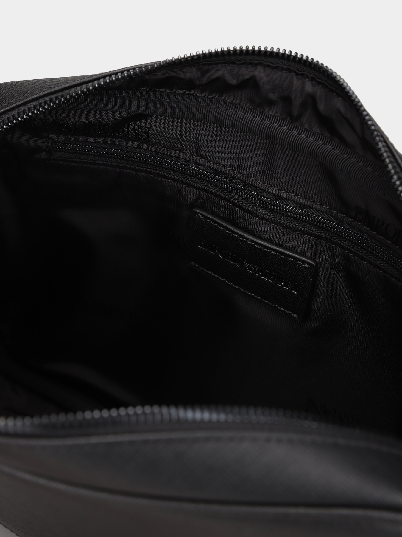 Сумка Emporio Armani модель EM001783-AF13670-UC001 Фото