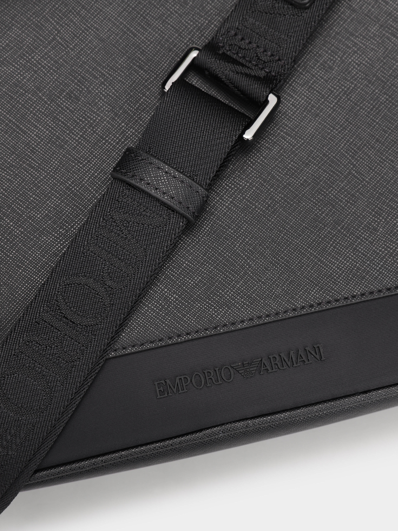 Сумка Emporio Armani модель EM001783-AF13670-UC001 Фото