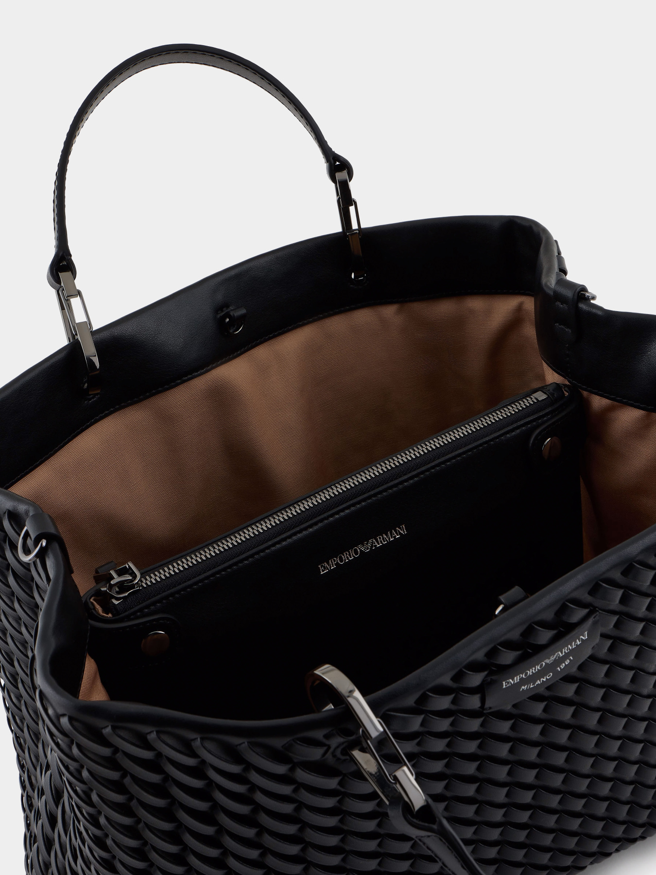 Сумка Emporio Armani модель EW000360-AF12762-UC001 Сумка Emporio Armani модель EW000360-AF12762-UC001 Фото