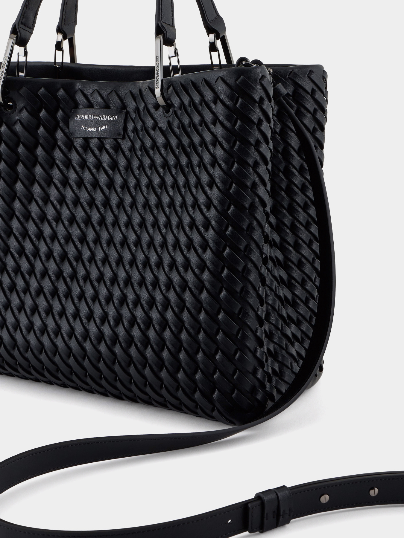 Сумка Emporio Armani модель EW000360-AF12762-UC001 Сумка Emporio Armani модель EW000360-AF12762-UC001 Фото