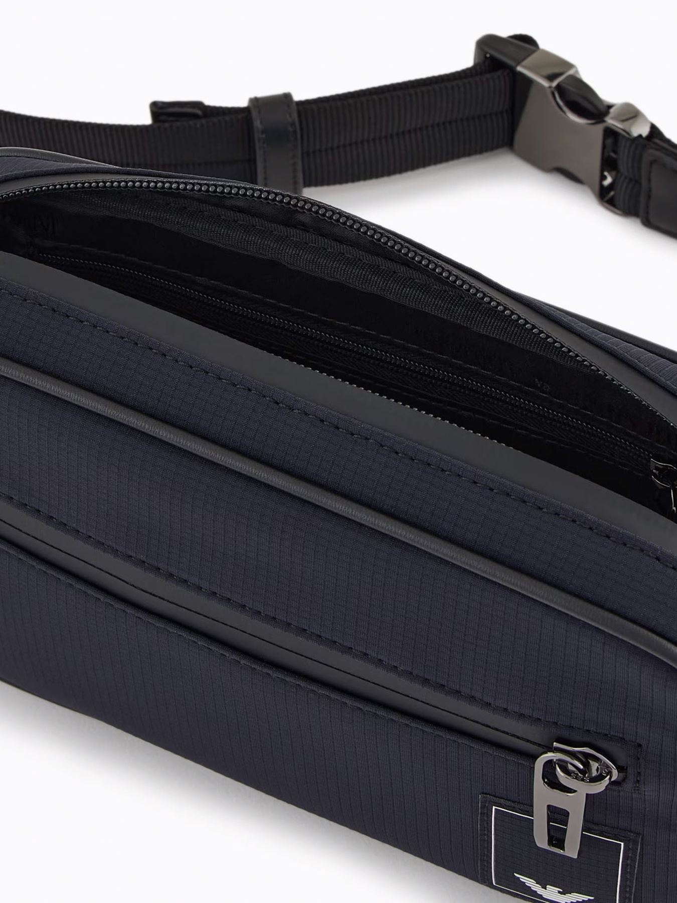 Поясная сумка Emporio Armani Travel Essentials модель EM000088-AF13841-UB118 Поясная сумка Emporio Armani Travel Essentials модель EM000088-AF13841-UB118 Фото