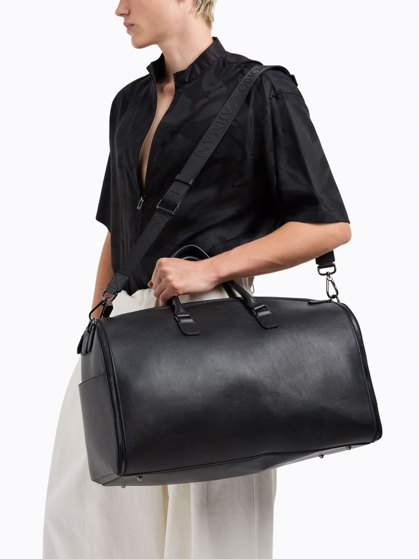 Дорожная сумка Emporio Armani модель EM001188-AF13788-UC001 Дорожная сумка Emporio Armani модель EM001188-AF13788-UC001 Фото