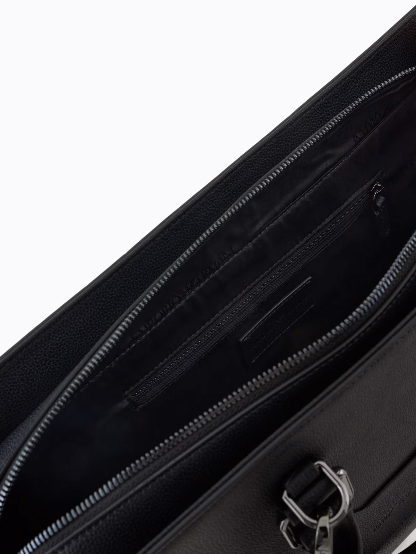 Сумка Emporio Armani модель EM001574-AF13788-UC001 Сумка Emporio Armani модель EM001574-AF13788-UC001 Фото