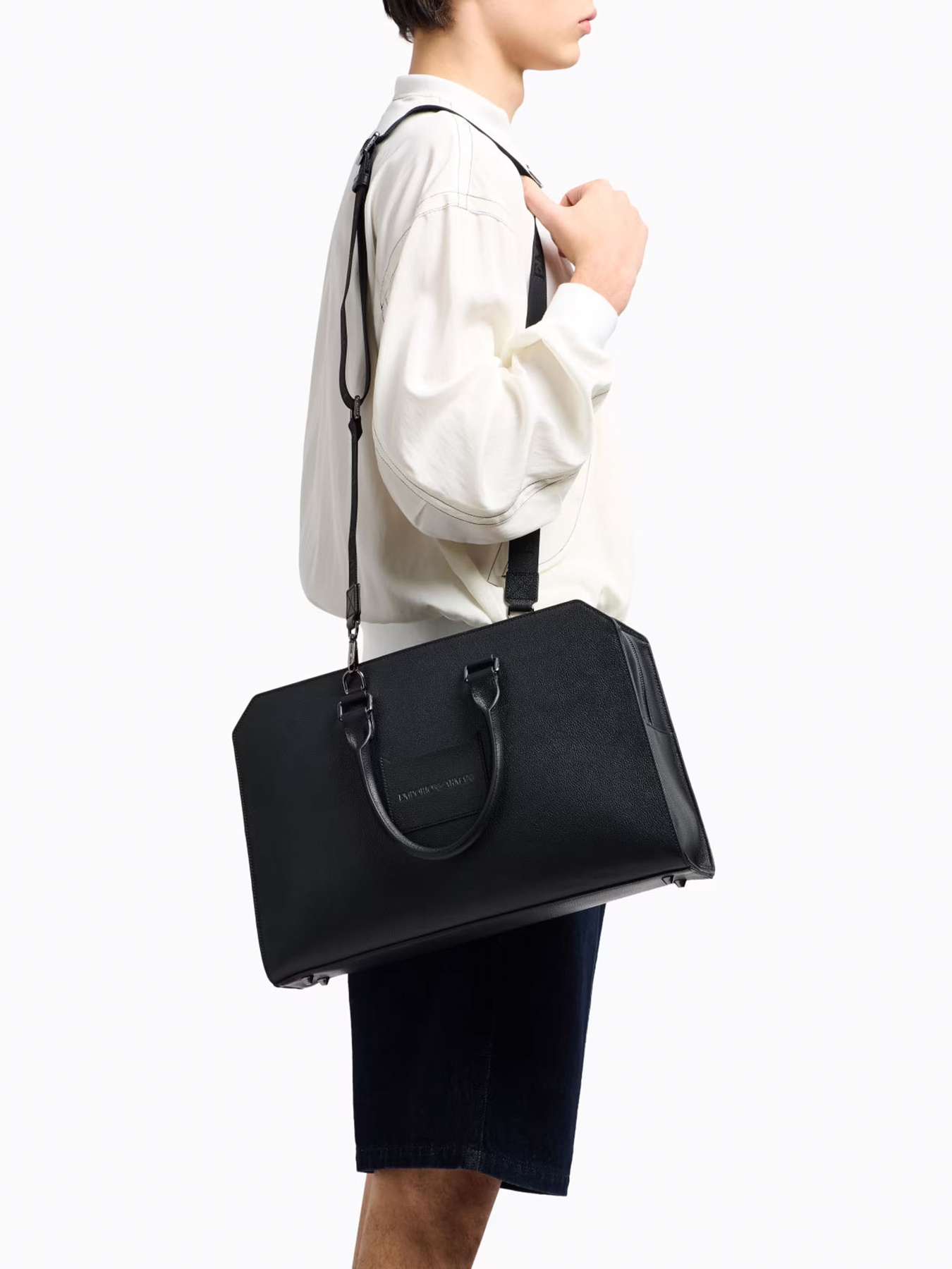 Сумка Emporio Armani модель EM001574-AF13788-UC001 Сумка Emporio Armani модель EM001574-AF13788-UC001 Фото