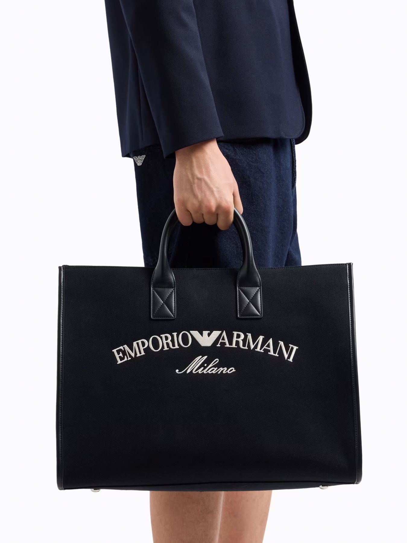 Дорожная сумка Emporio Armani модель EM001617-AF14671-UB118 Фото