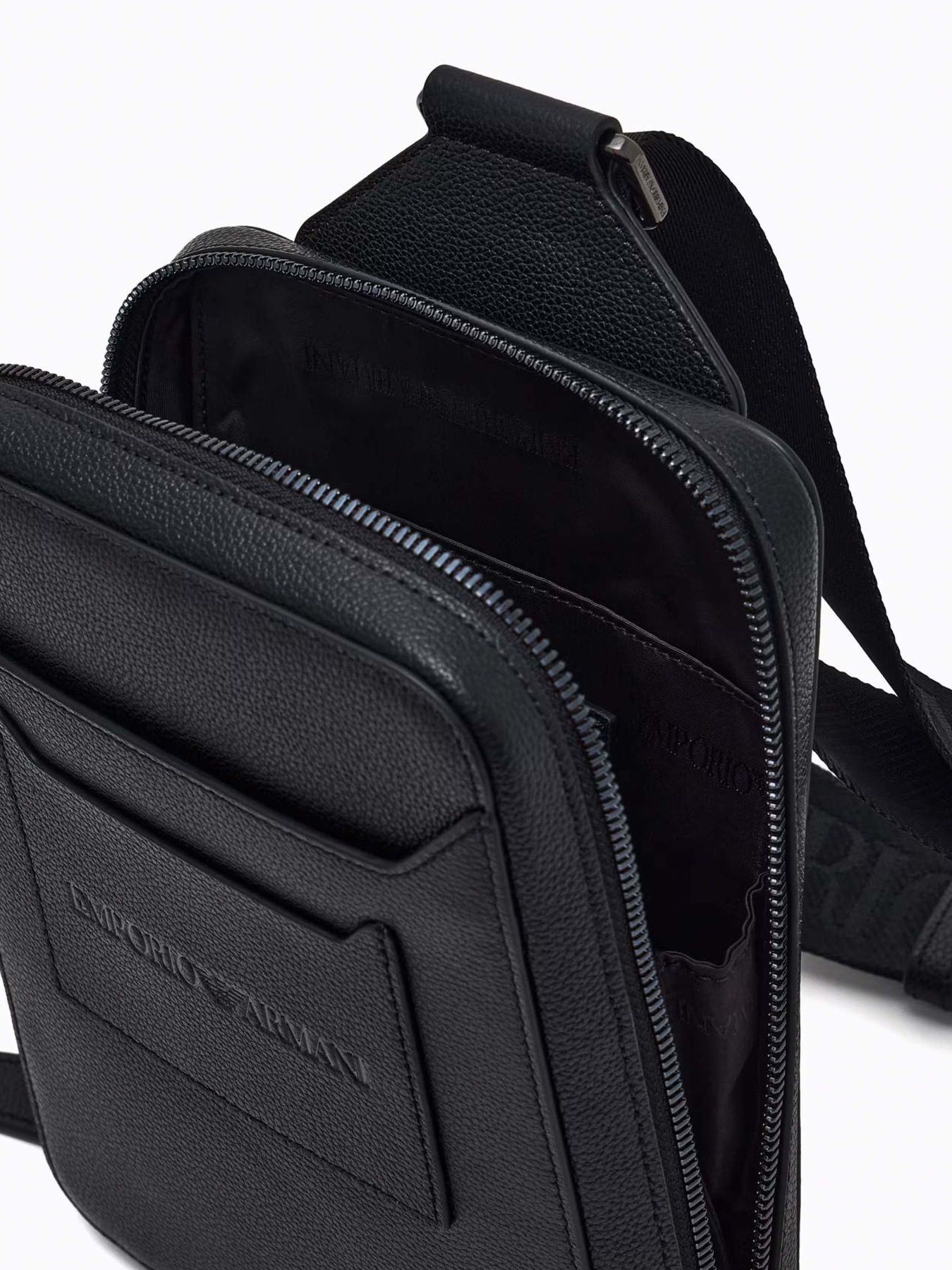 Сумка Emporio Armani модель EM001613-AF13788-UC001 Фото