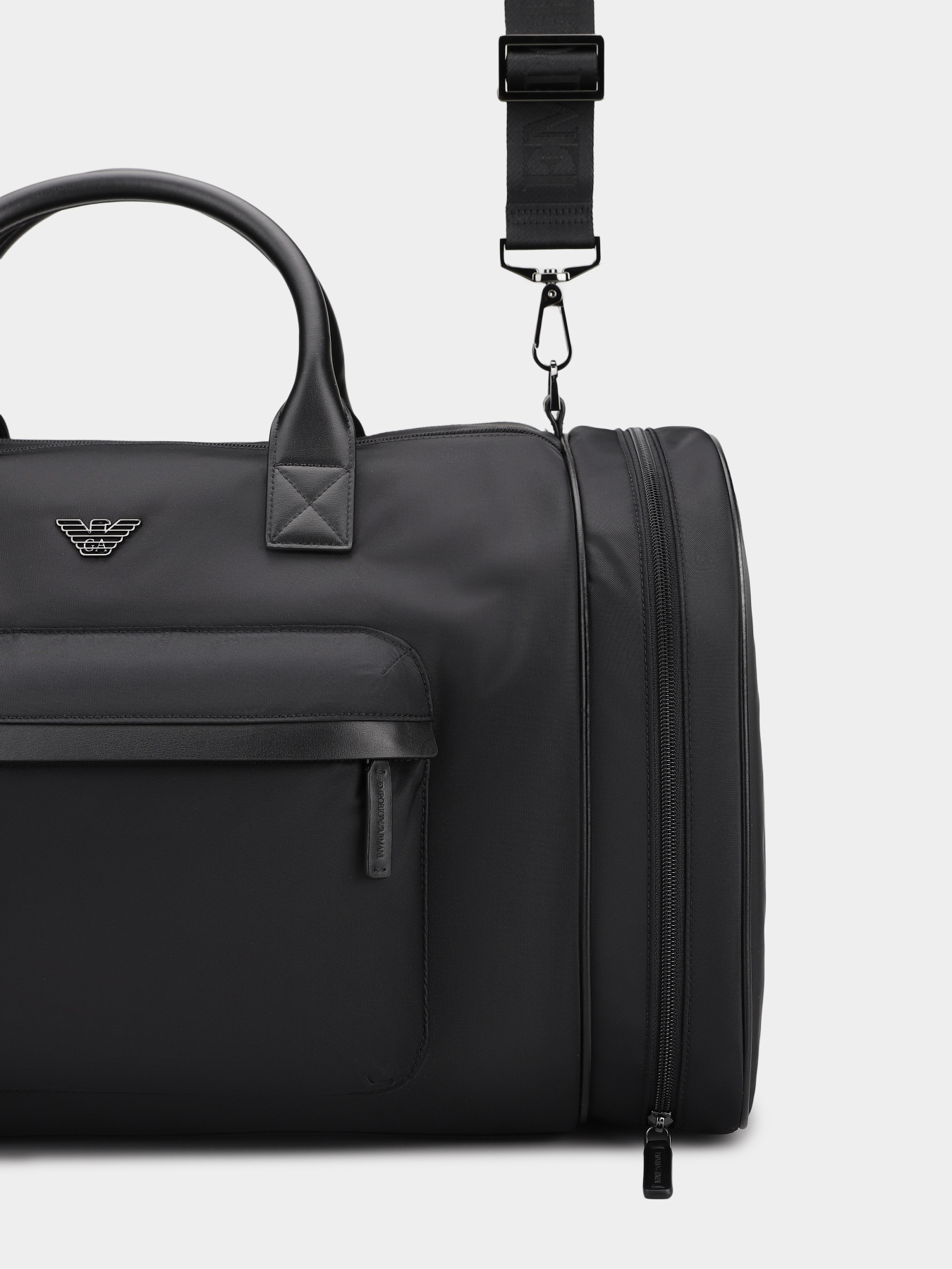 Дорожная сумка Emporio Armani модель EM001794-AF13454-UC001 Дорожная сумка Emporio Armani модель EM001794-AF13454-UC001 Фото