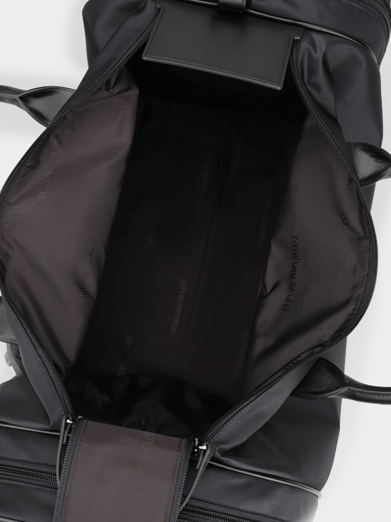 Дорожная сумка Emporio Armani модель EM001794-AF13454-UC001 Дорожная сумка Emporio Armani модель EM001794-AF13454-UC001 Фото