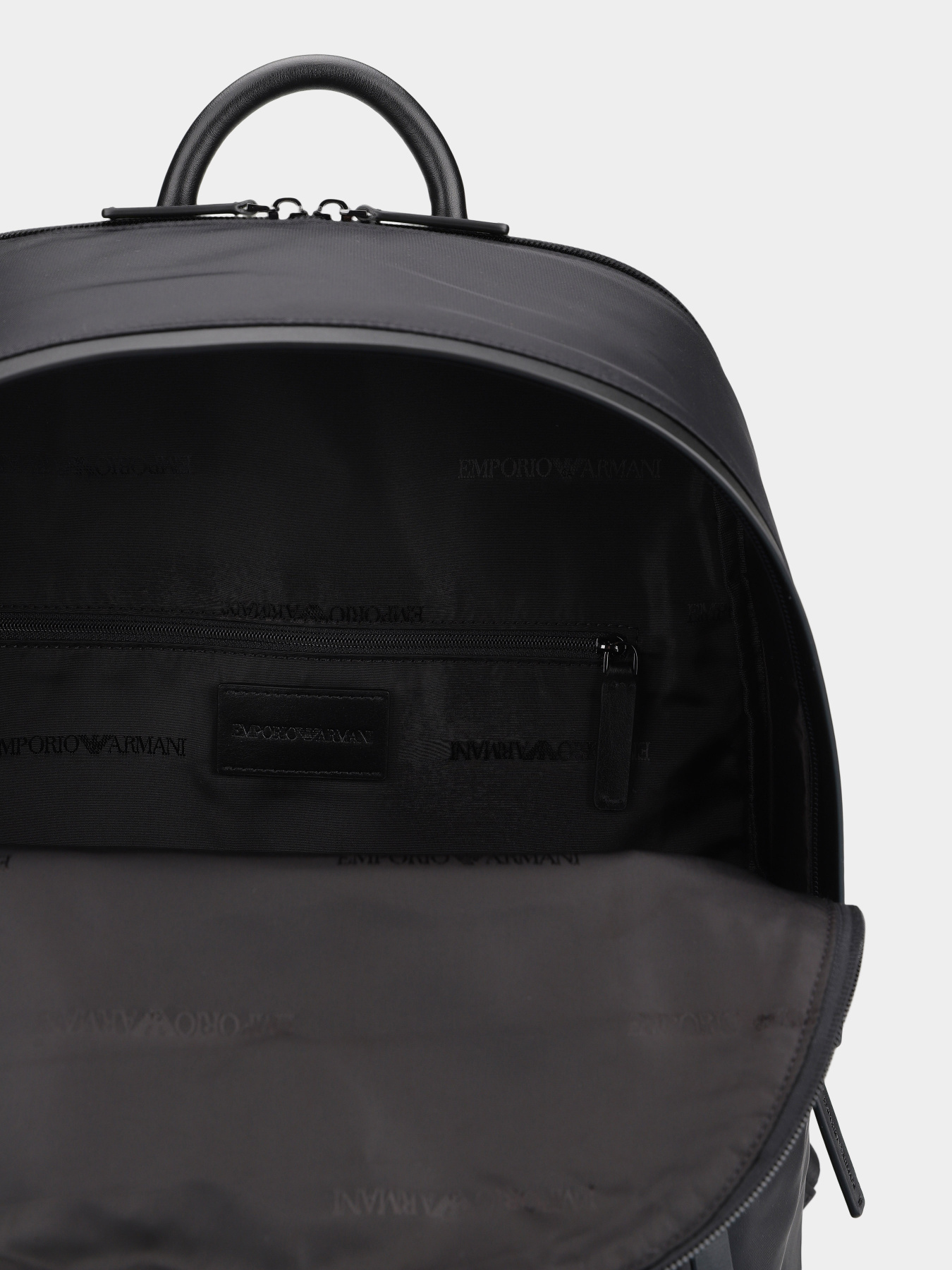 Повседневный рюкзак Emporio Armani модель EM001795-AF13454-UC001 Фото