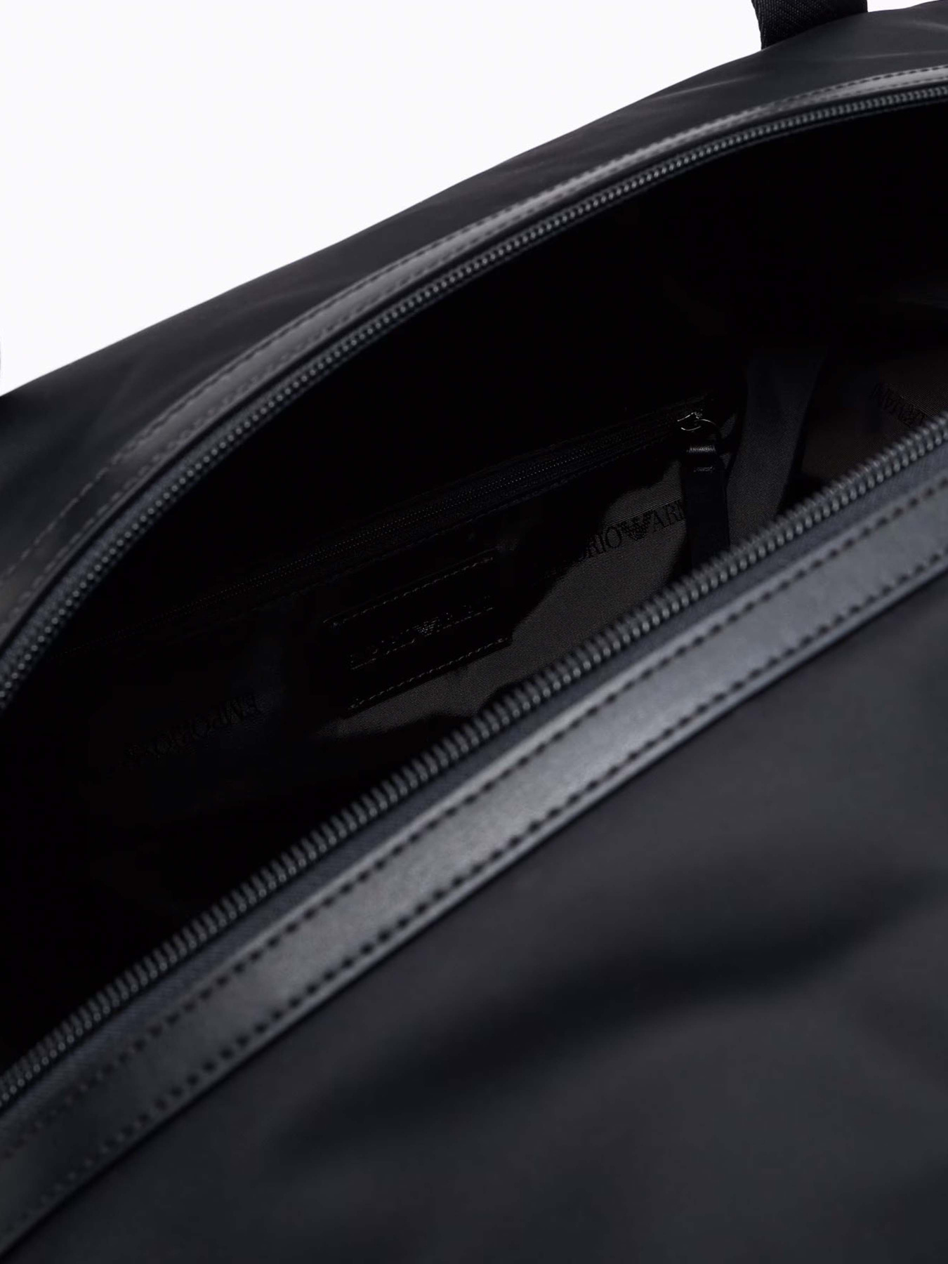 Дорожная сумка Emporio Armani модель EM001802-AF13454-UC001 Фото