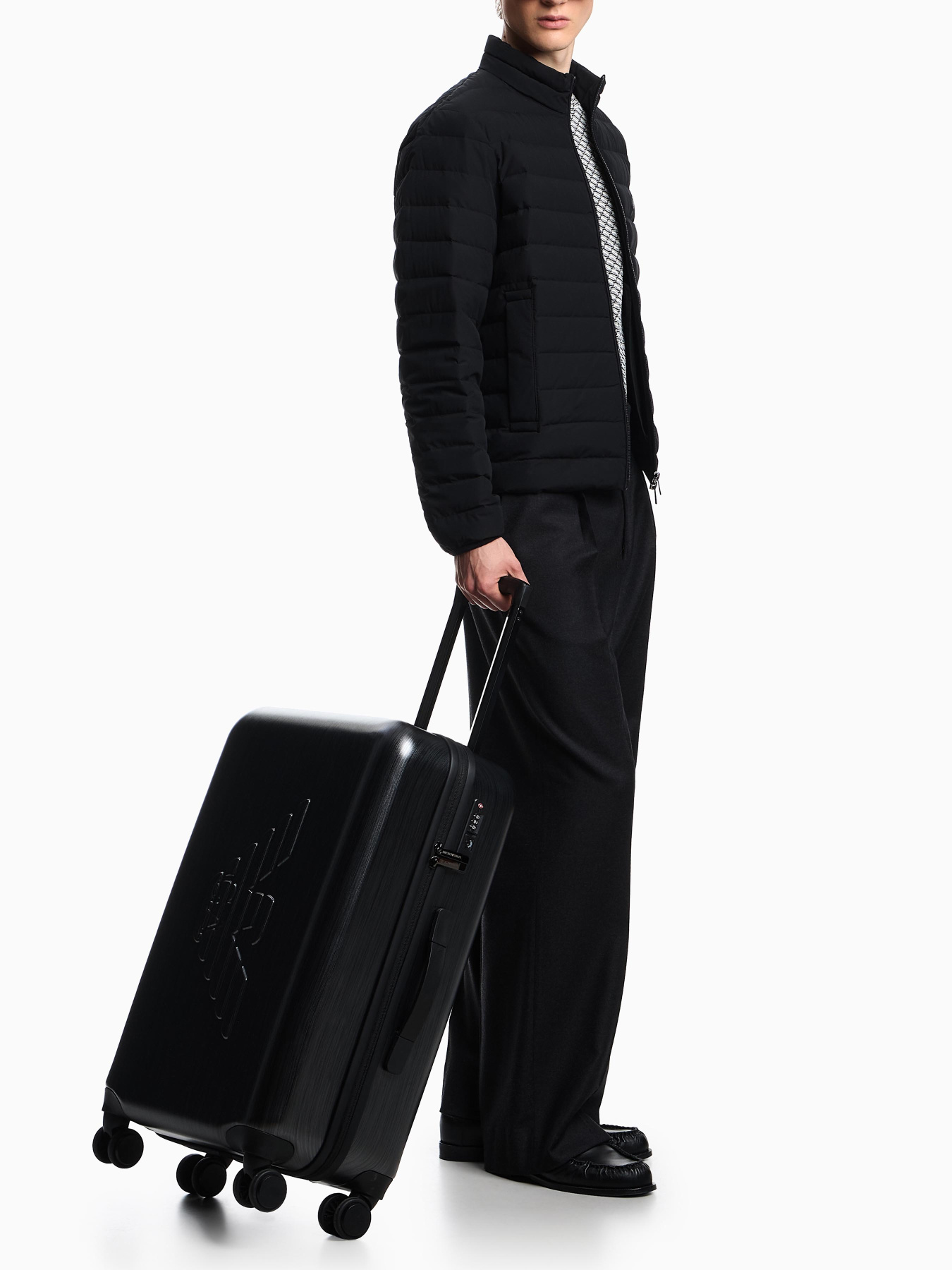 Чемодан Emporio Armani модель EM001930-AF15459-U8097 Фото