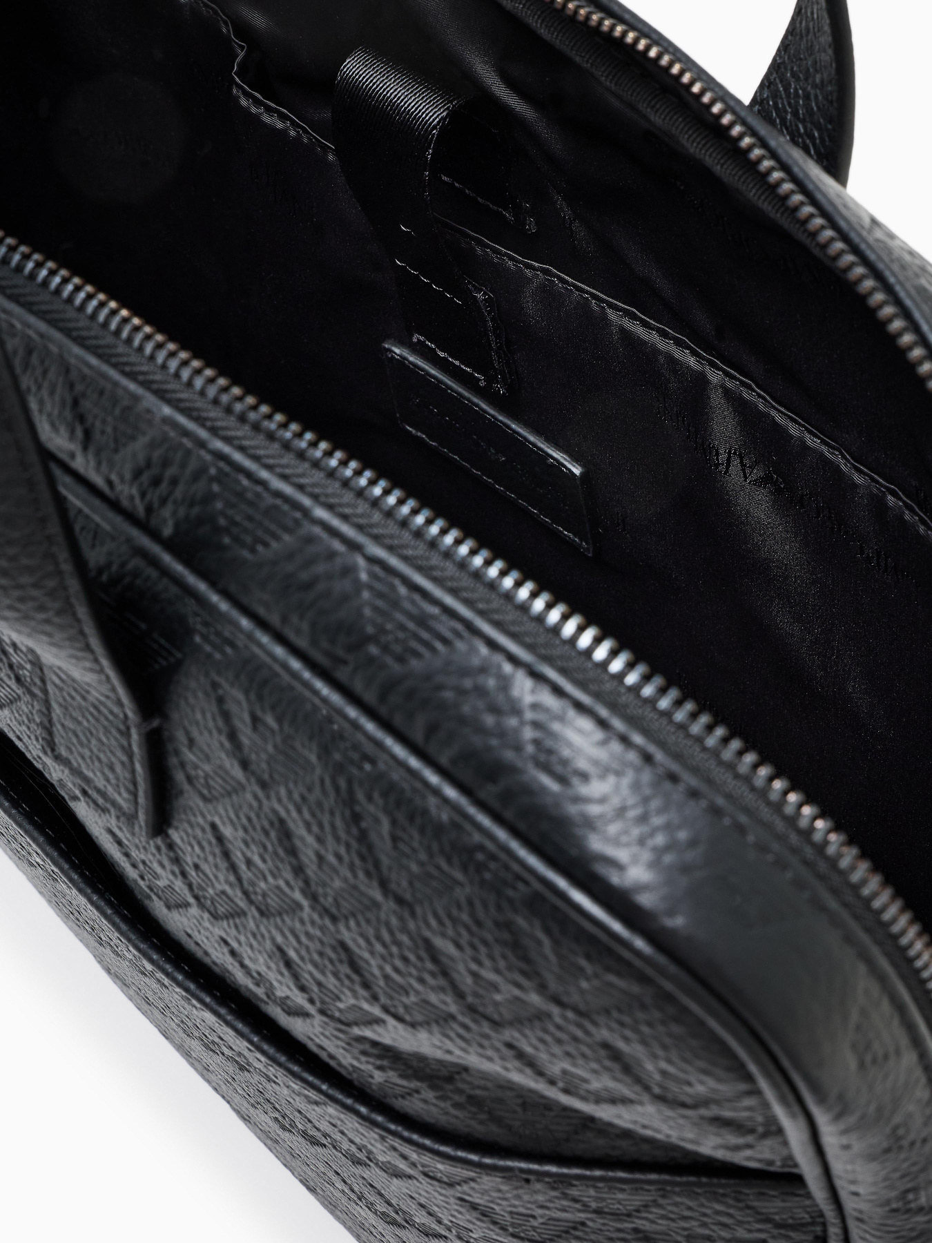 Сумка Emporio Armani модель EM001680-AF14774-UC001 Фото