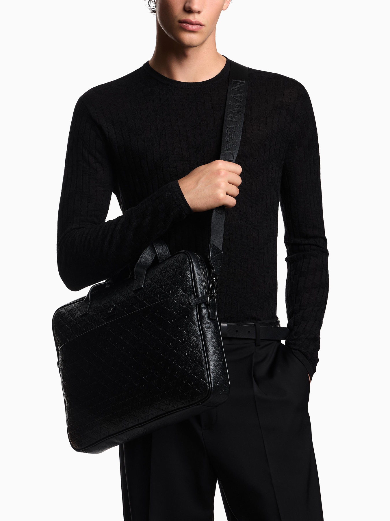 Сумка Emporio Armani модель EM001680-AF14774-UC001 Фото