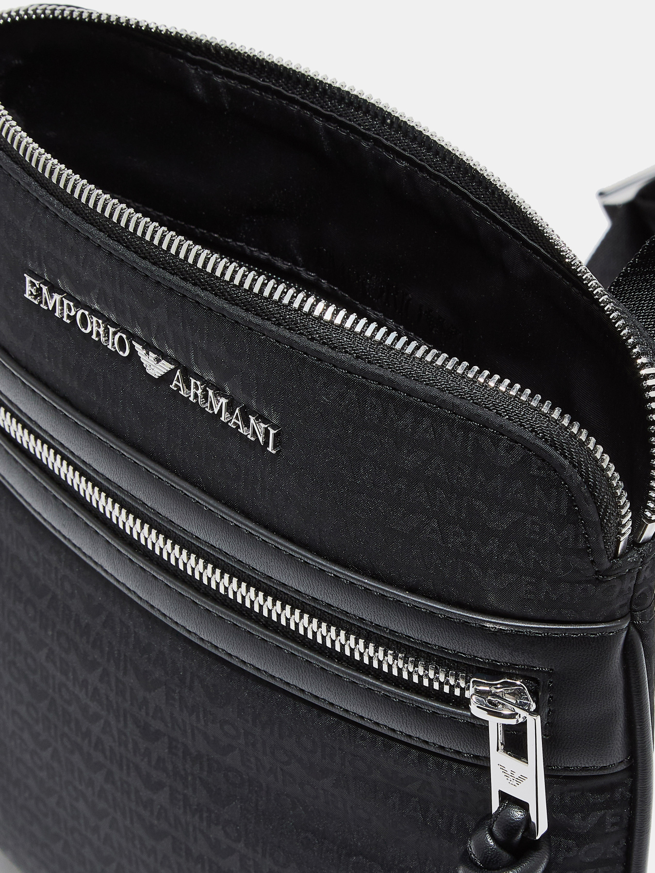 Сумки Emporio Armani модель EM005400-AF14637-UC001 Фото