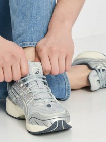 Кроссовки для тренировок Asics GEL090 модель 1203A241-020 Фото