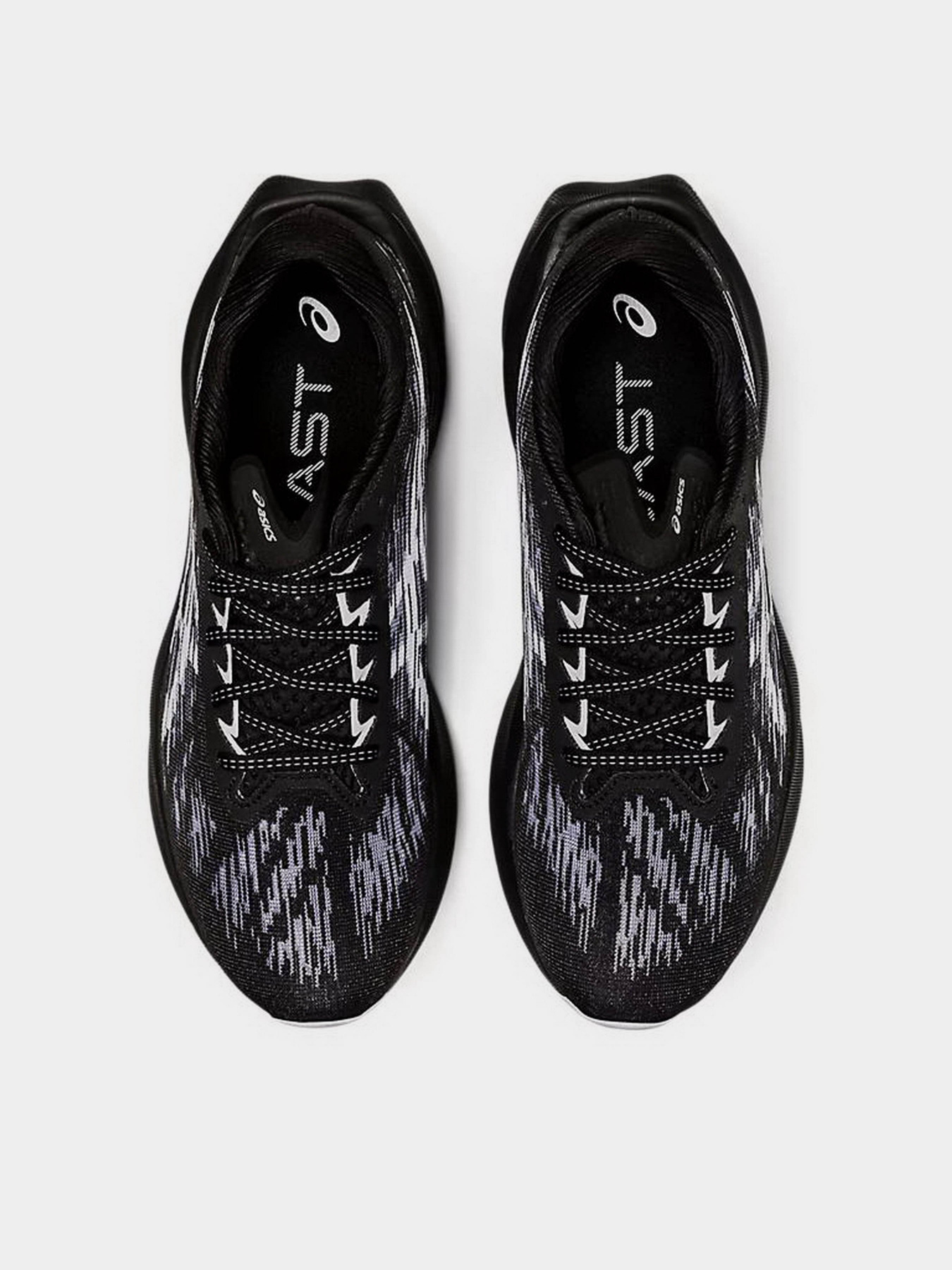 Кроссовки для бега Asics Novablast 3 модель 1011B458-002 Чорний, білий Фото