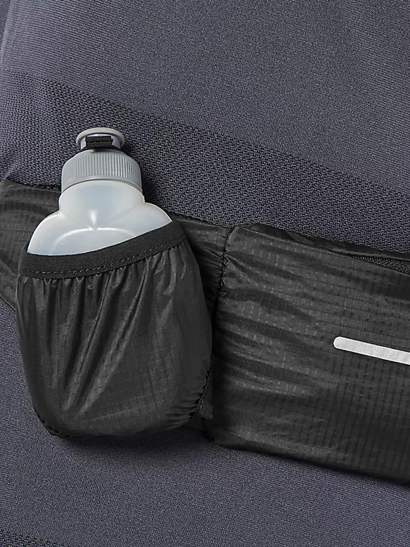 Поясная сумка Asics Runners модель 3013A148-014 Фото