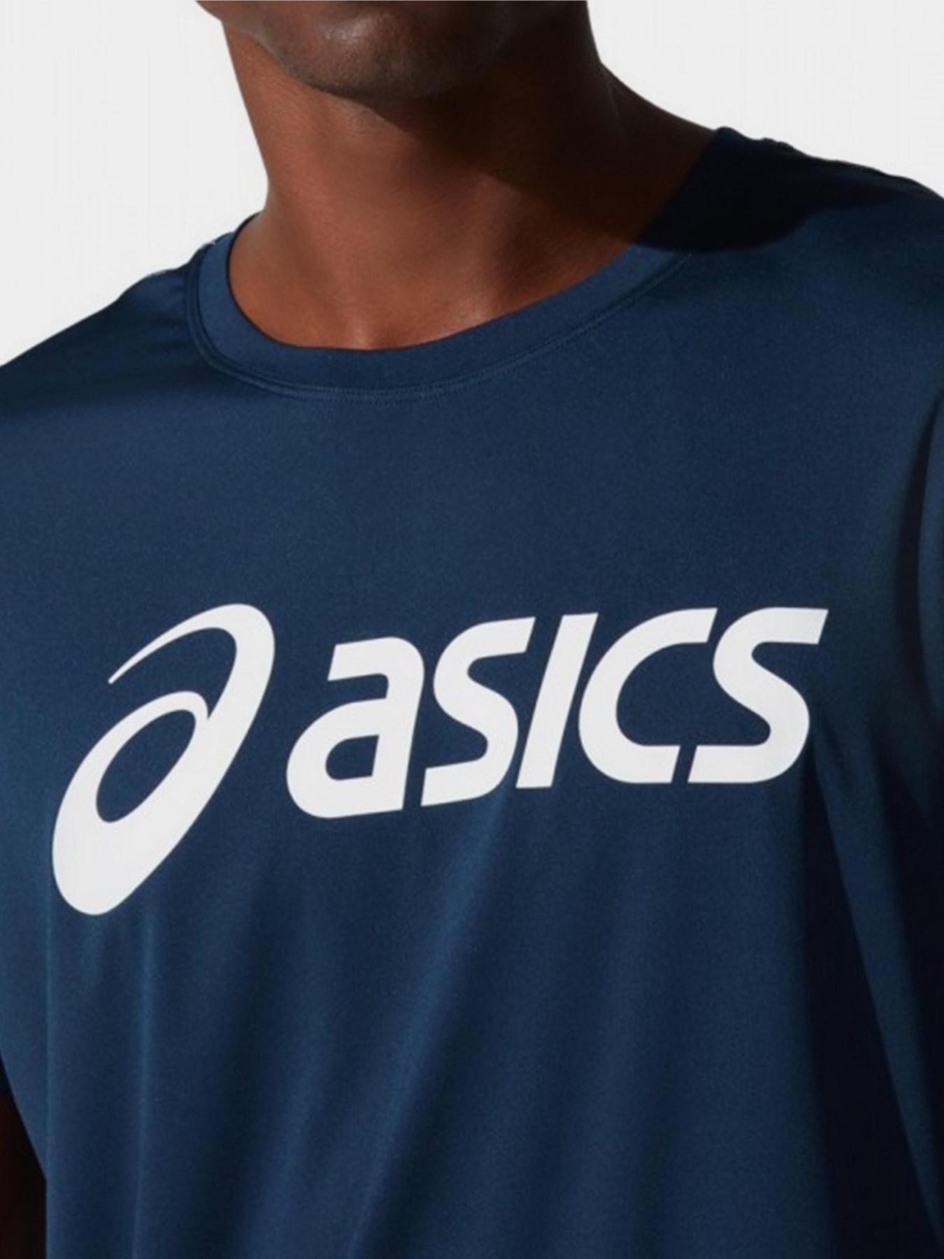 Футболка спортивная Asics Core модель 2011C334-402 Фото