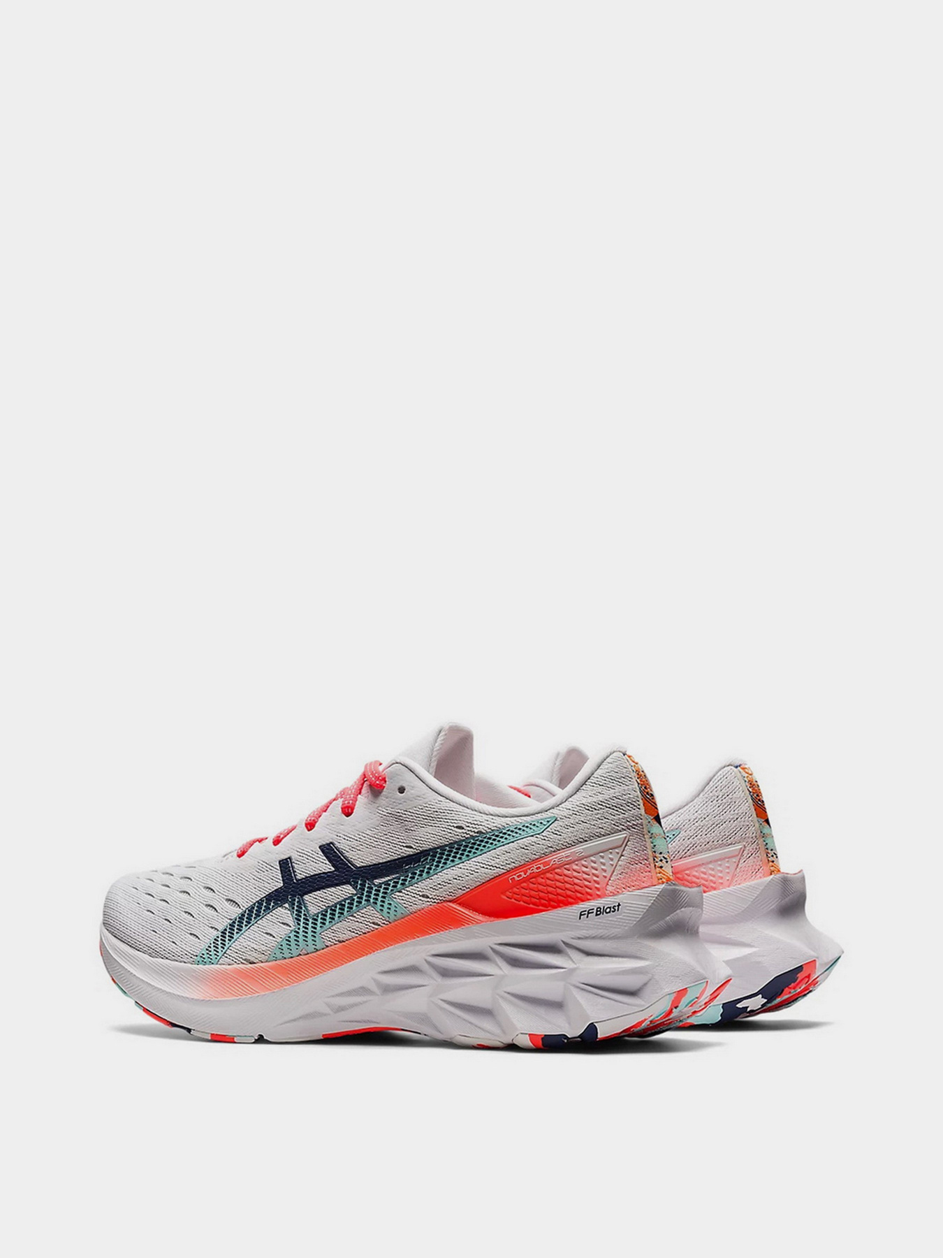 Кросівки для бігу Asics Novablast 2 модель 1012B152-960 Фото