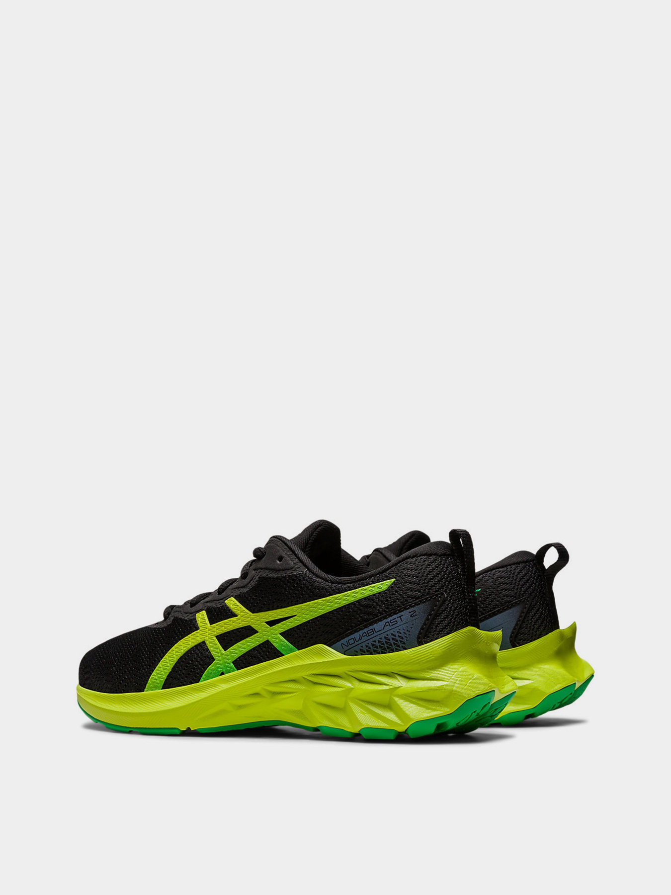 Кроссовки для бега Asics NOVABLAST™ 2 Grade School модель 1014A235-004 Фото