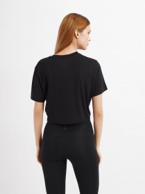 Футболки і поло NIKE Sportswear модель DN5798-010 Фото