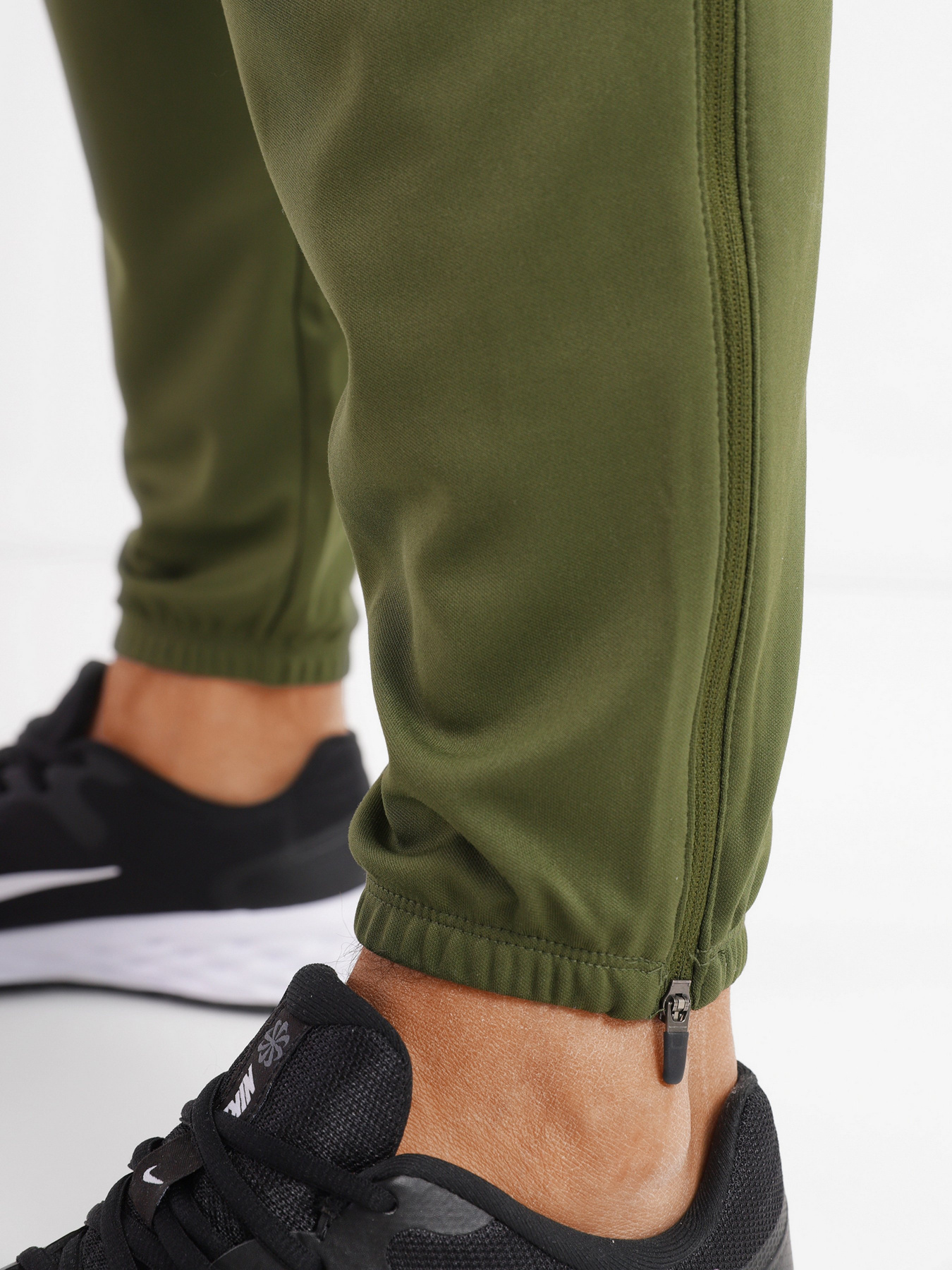 Спортивні штани NIKE Dri-FIT Challenger модель DD5003-326 Фото