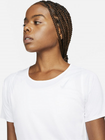 Спортивная футболка NIKE DF RACE TOP SS модель DD5927-100 Фото