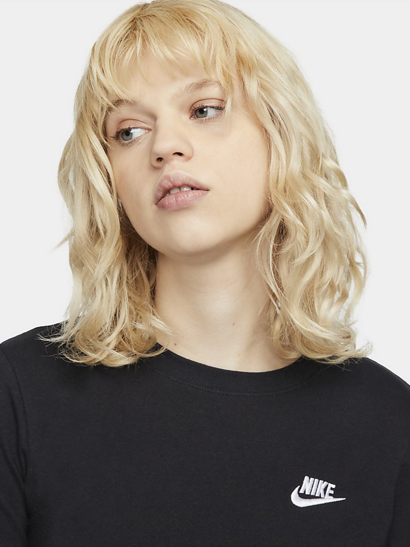 Футболки і поло NIKE Sportswear модель DN2393-010 Футболки і поло NIKE Sportswear модель DN2393-010 Фото