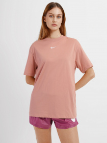 Футболка NIKE Sportswear Essentials модель DQ5379-609 Футболка NIKE Sportswear Essentials модель DQ5379-609 Фото