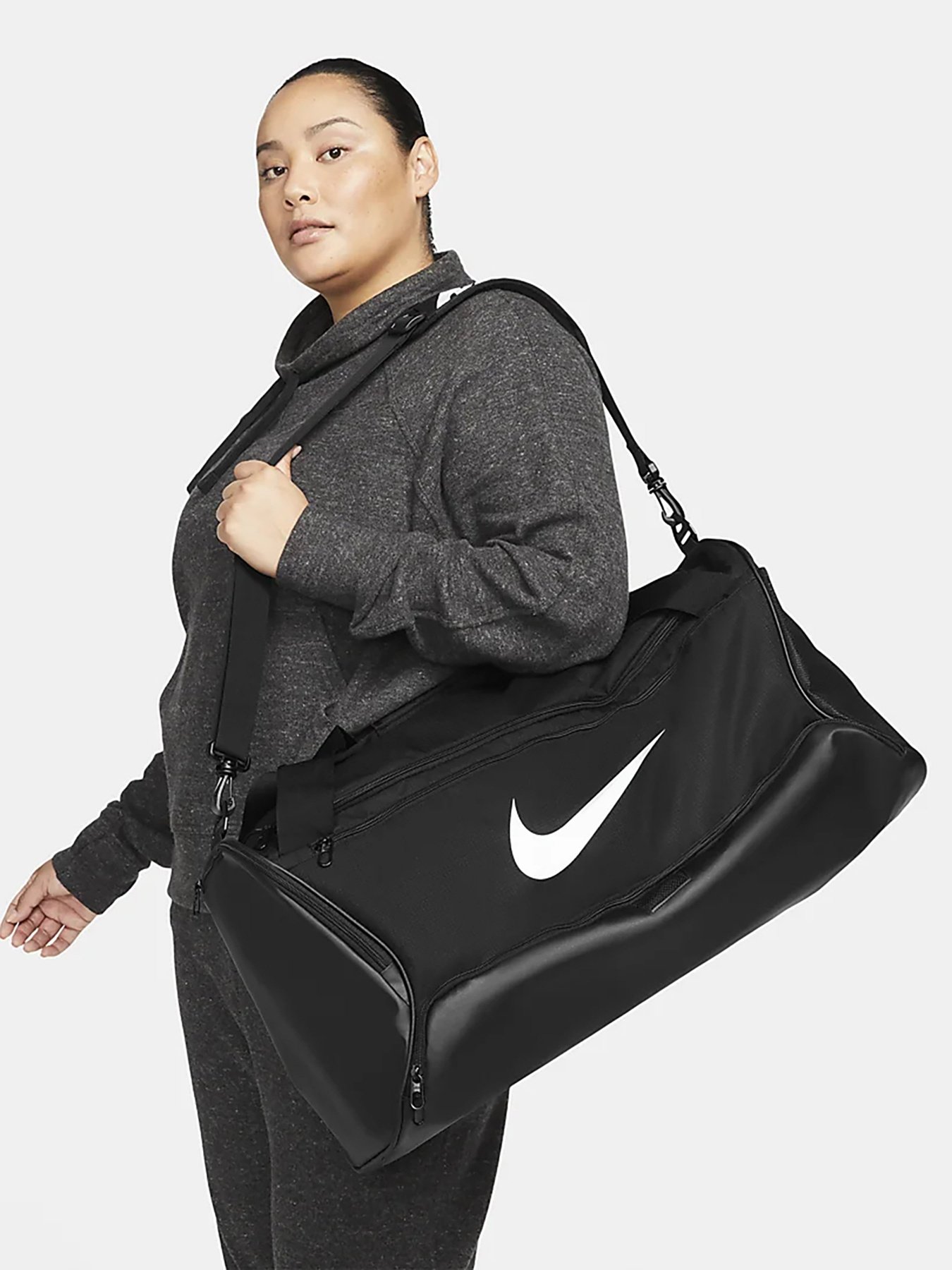 Дорожня сумка NIKE Brasilia 9.5 модель DH7710-010 Фото