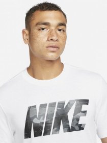 Футболка спортивная NIKE Dri-fit модель DM5669-100 Фото