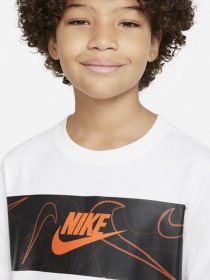 Футболка NIKE Sportswear модель DO1798-100 Футболка NIKE Sportswear модель DO1798-100 Фото