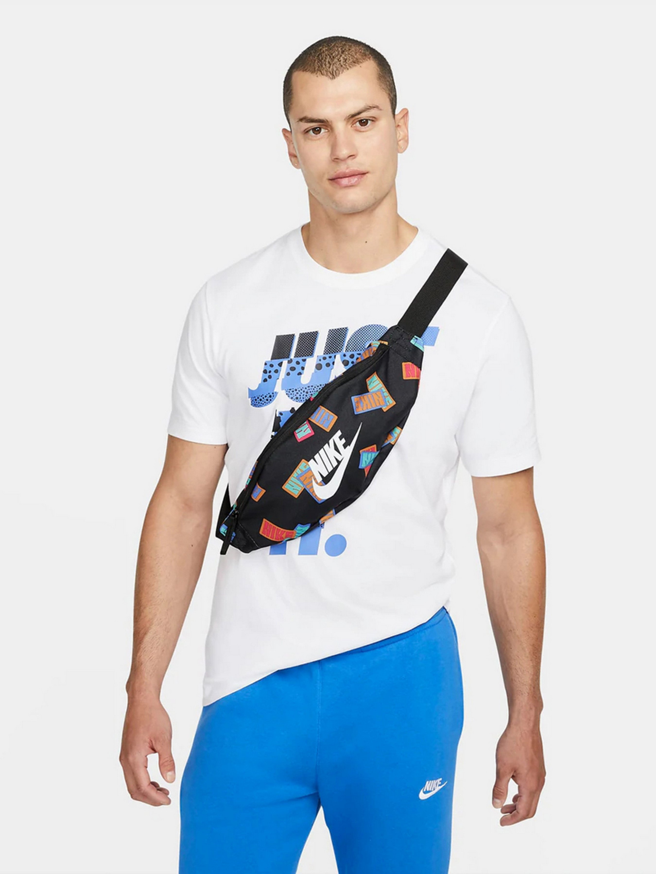 Поясная сумка NIKE Heritage модель DM2162-010 Фото