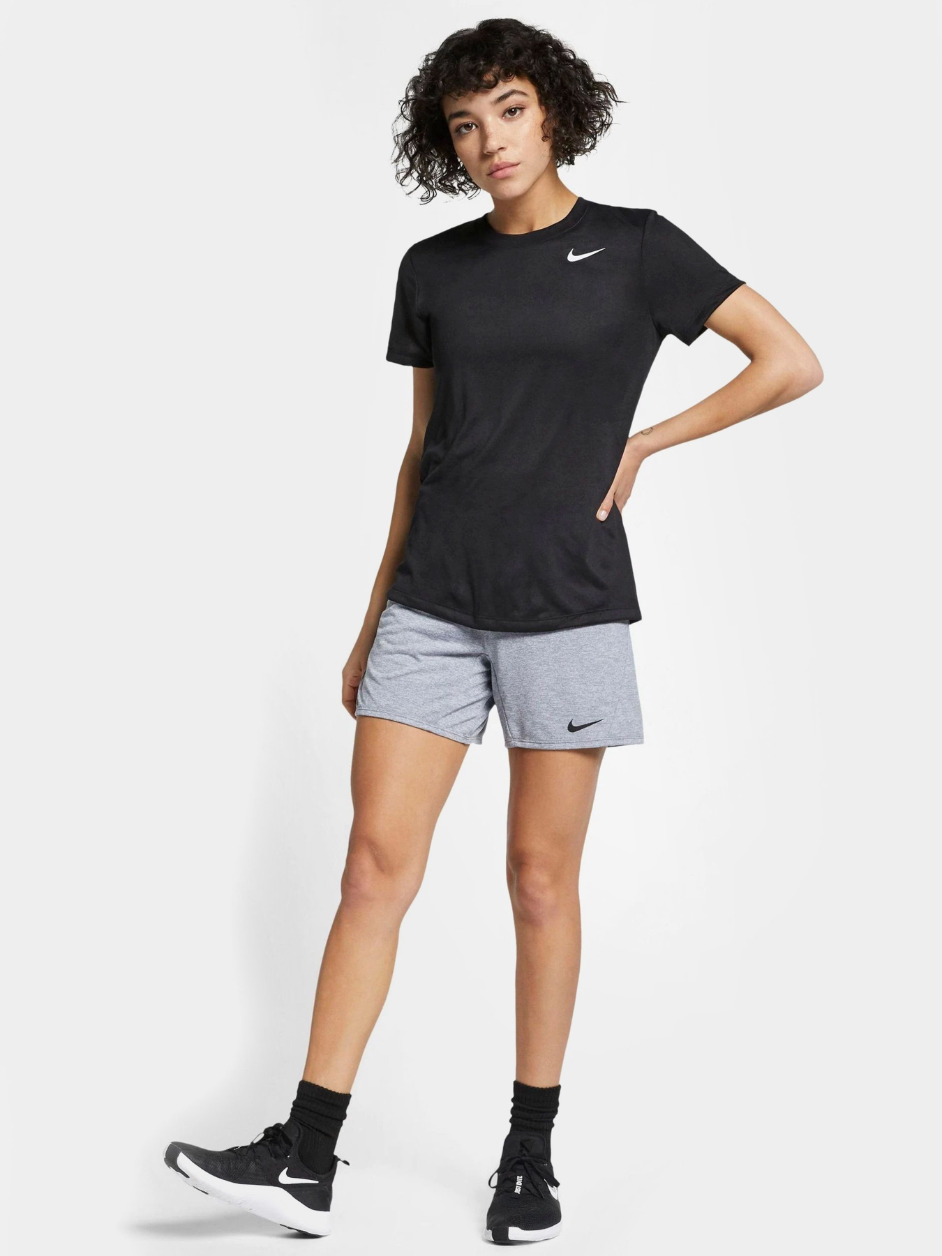 Футболка спортивна NIKE Dri-FIT Legend модель AQ3210-010 Фото