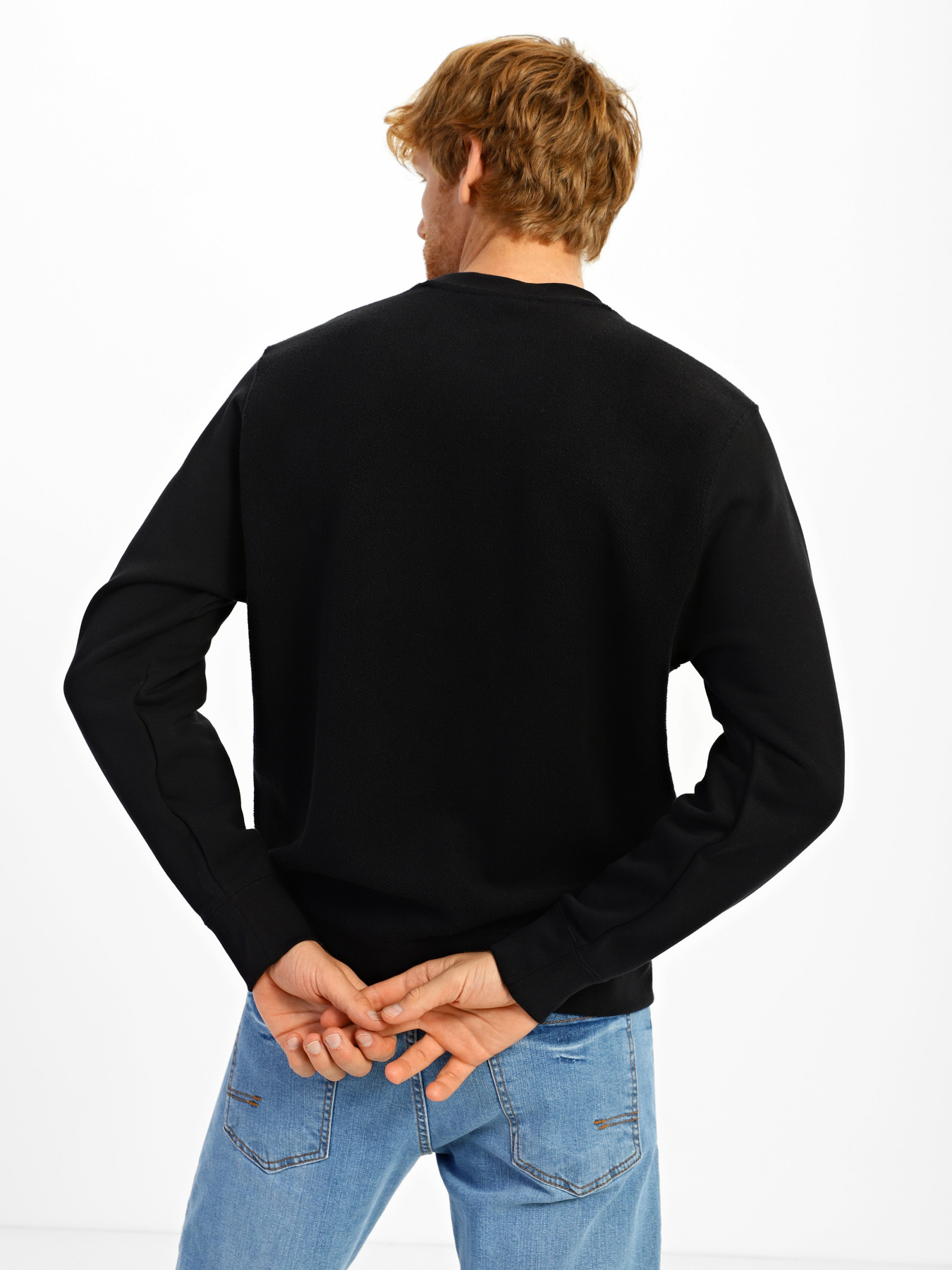 Свитшот NIKE Club Fleece+ модель DQ4583-010 Фото