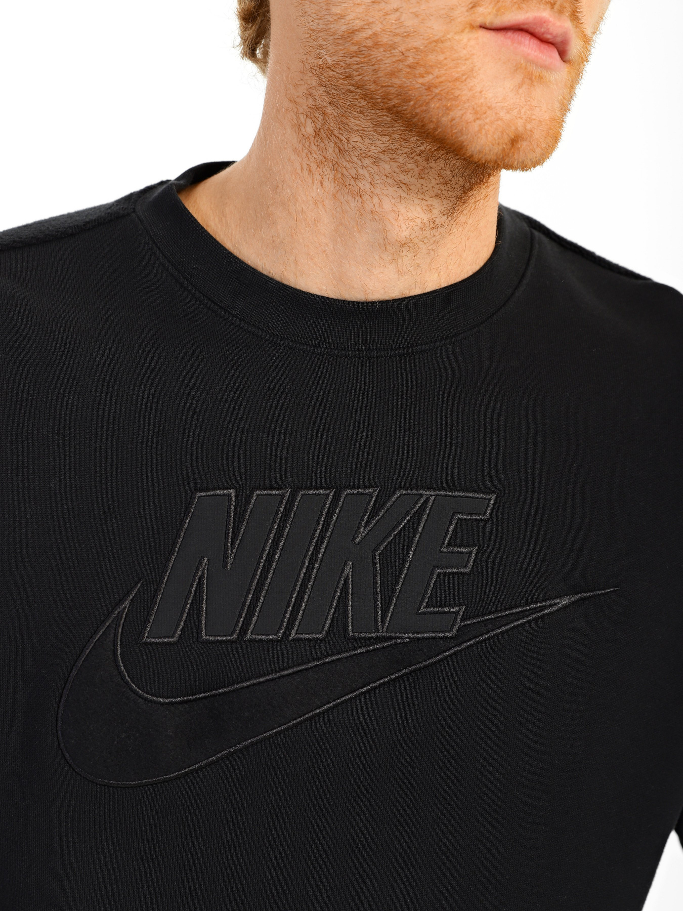 Свитшот NIKE Club Fleece+ модель DQ4583-010 Фото