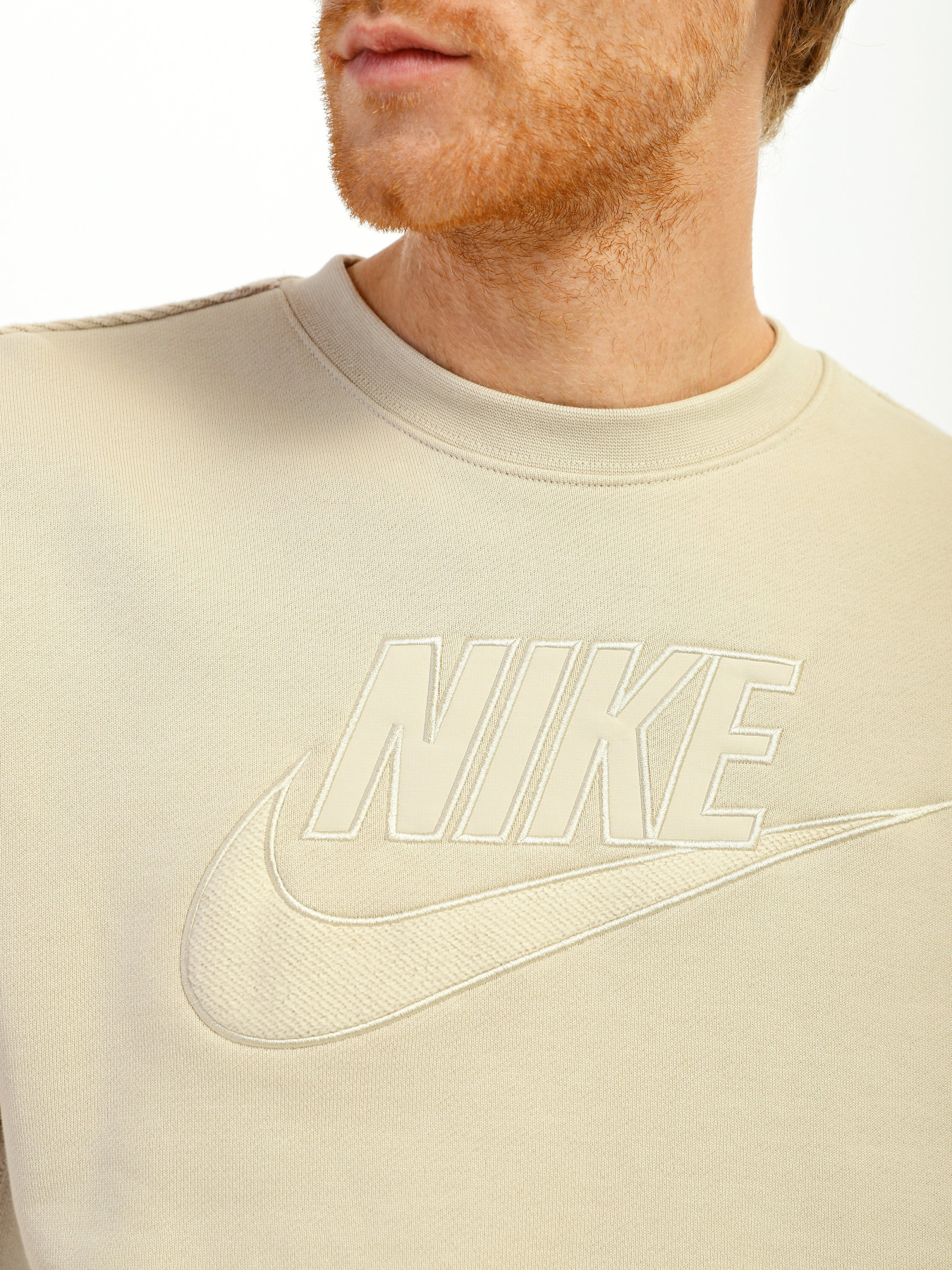 Свитшот NIKE Club Fleece+ модель DQ4583-206 Фото