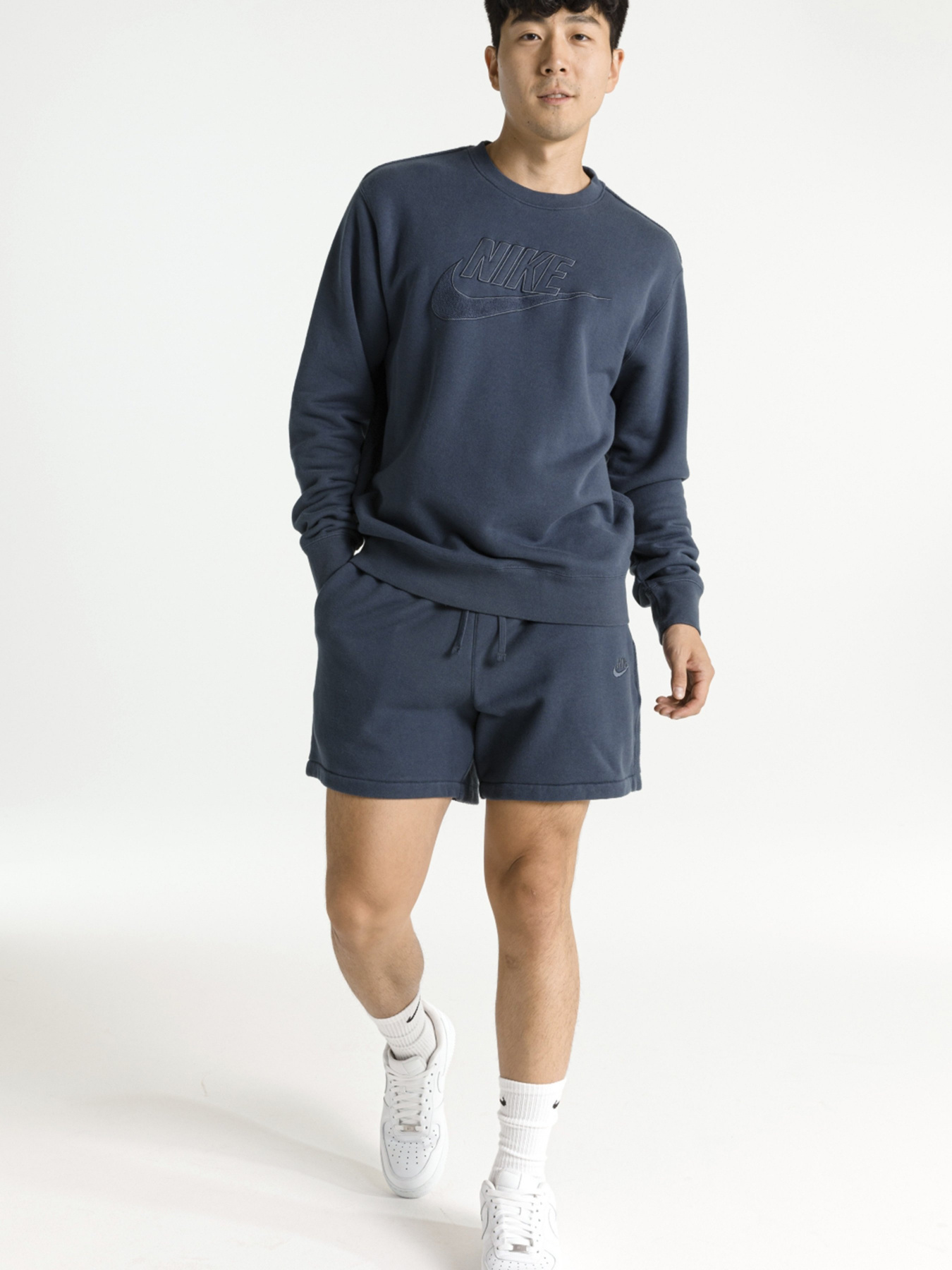 Свитшот NIKE Club Fleece+ модель DQ4583-437 Свитшот NIKE Club Fleece+ модель DQ4583-437 Фото