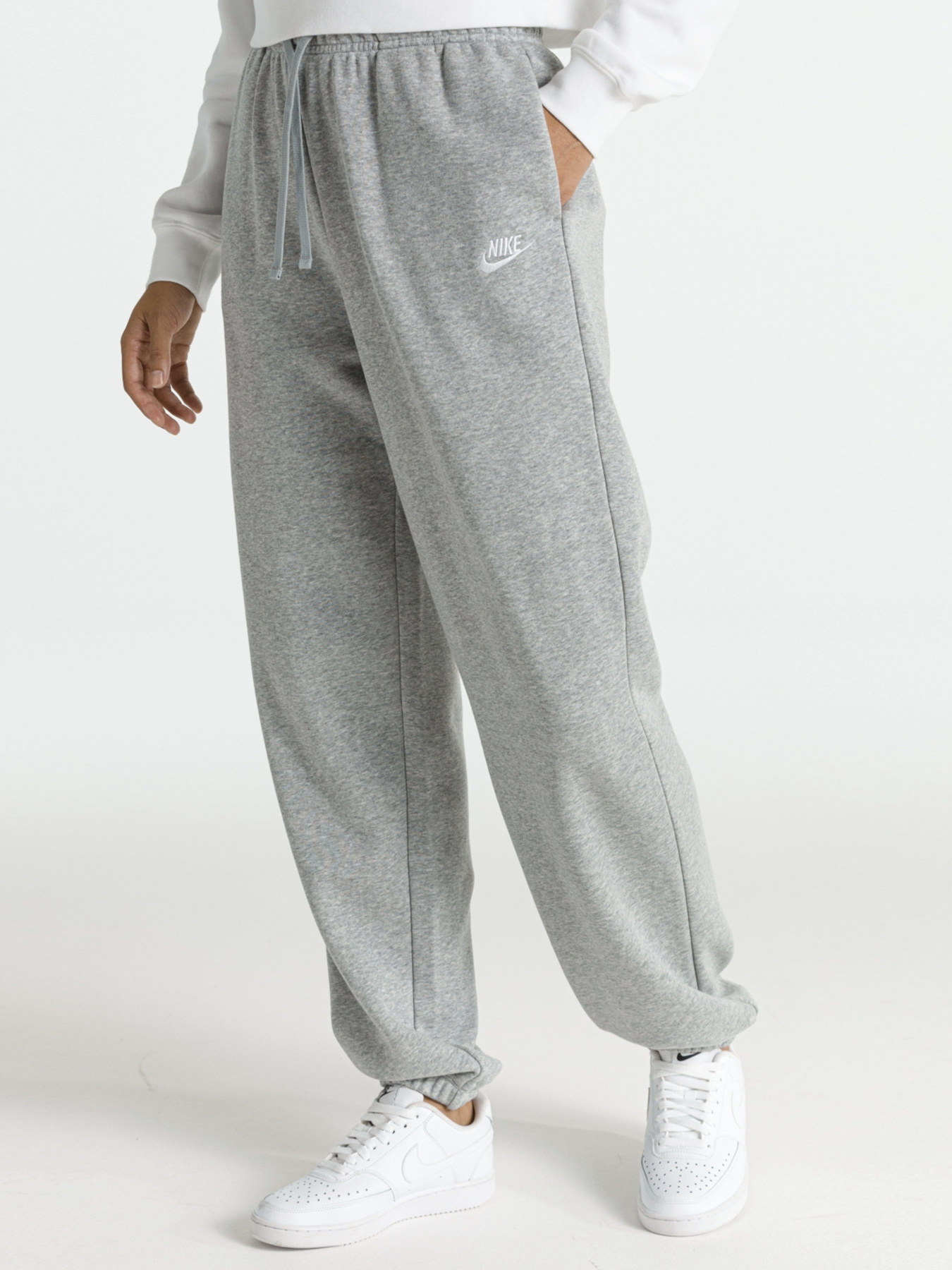 Штани спортивні NIKE Club Fleece модель DQ5800-063 Фото