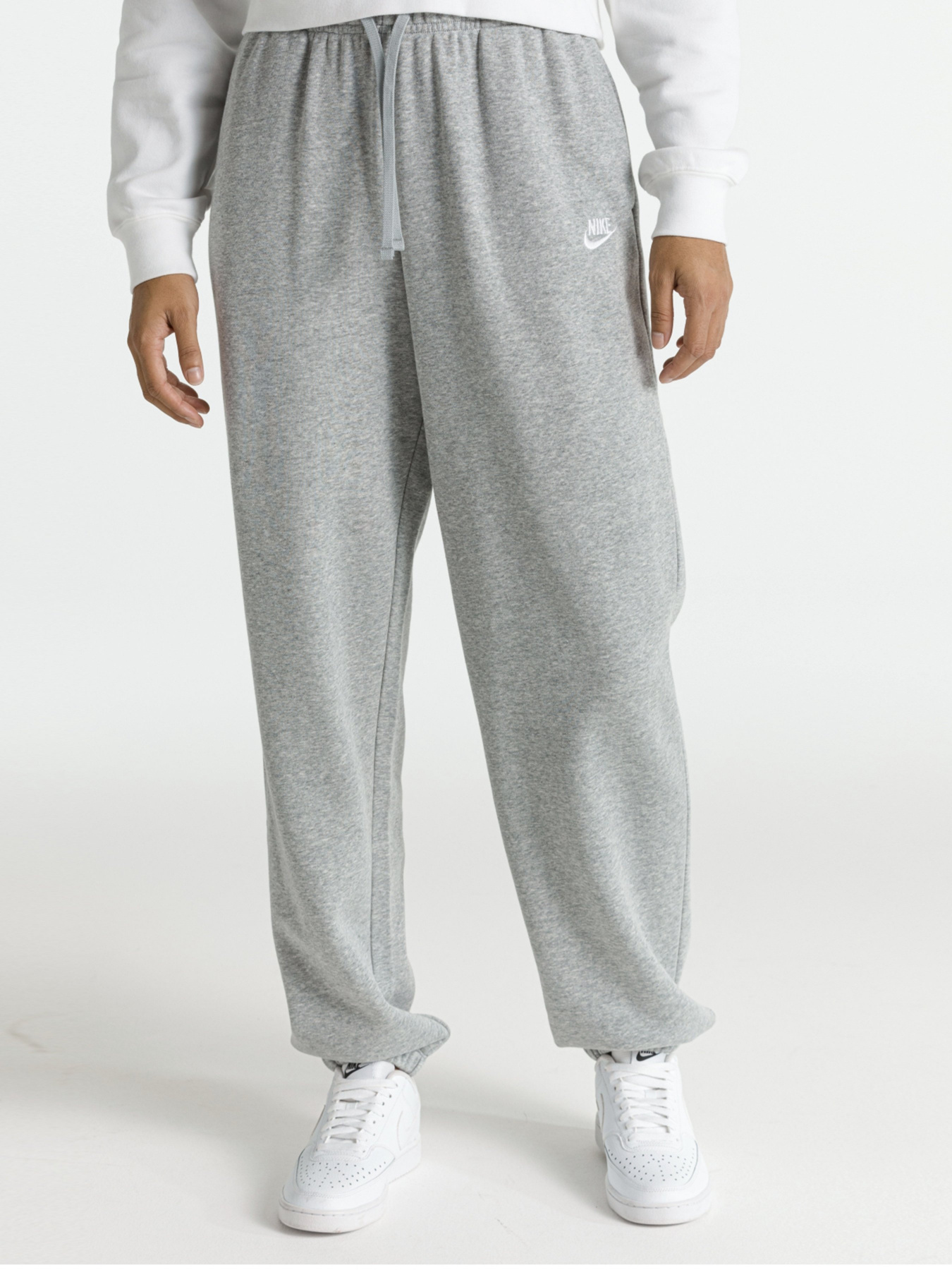 Спортивні штани NIKE Club Fleece модель DQ5800-063 Фото