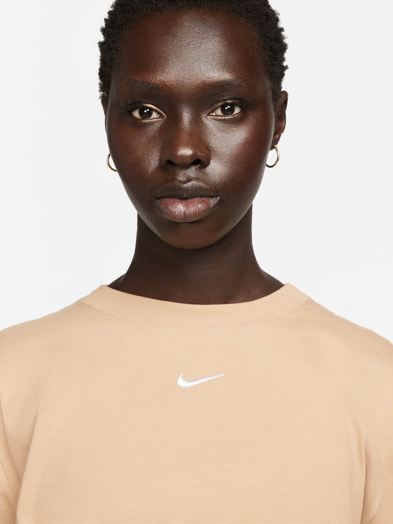 Футболка NIKE Sportswear Essentials модель DN5697-200 Фото